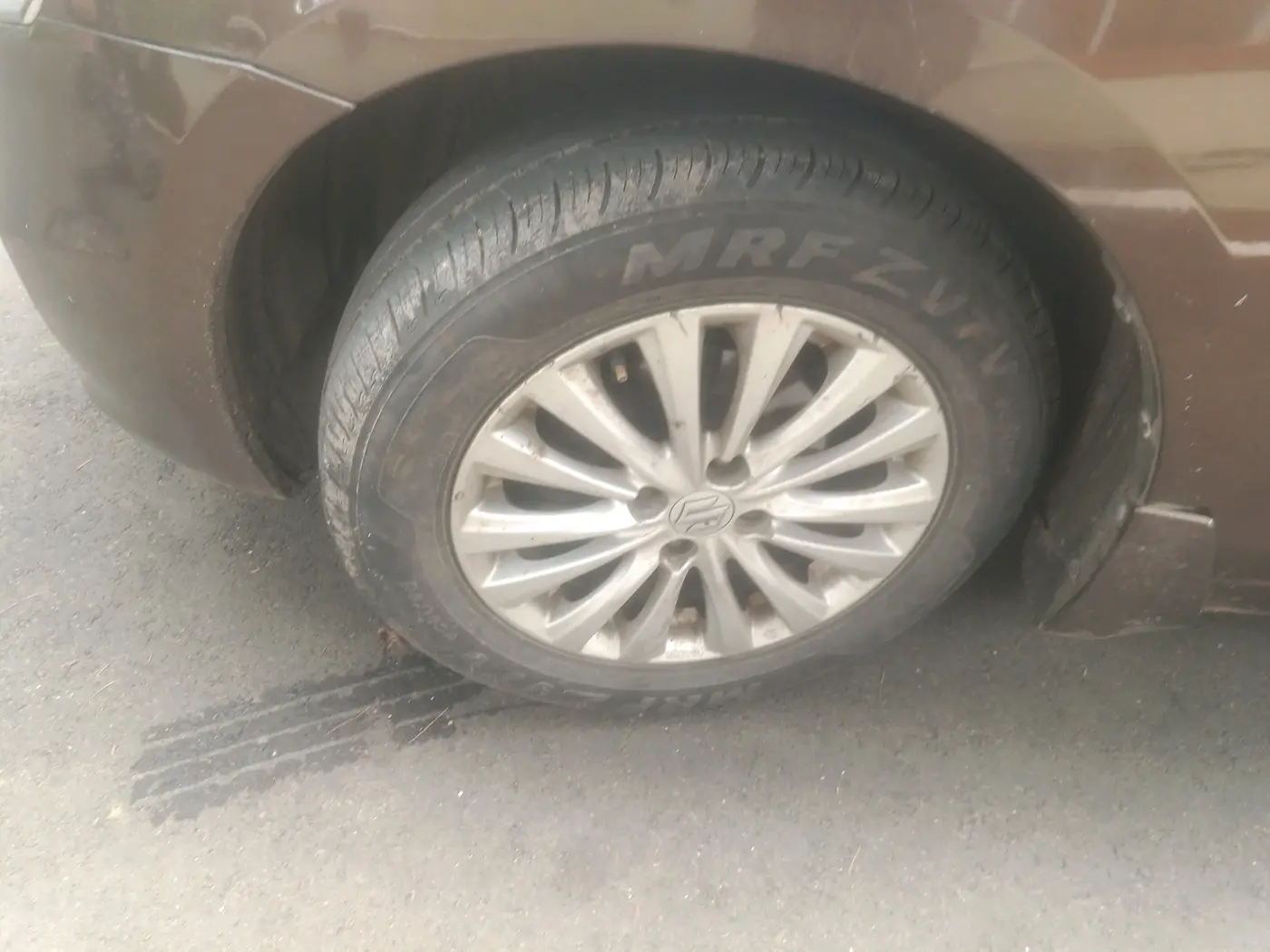 2015 Maruti Ciaz ZXI AT, Petrol, Automatic, 60,220 km, tyre