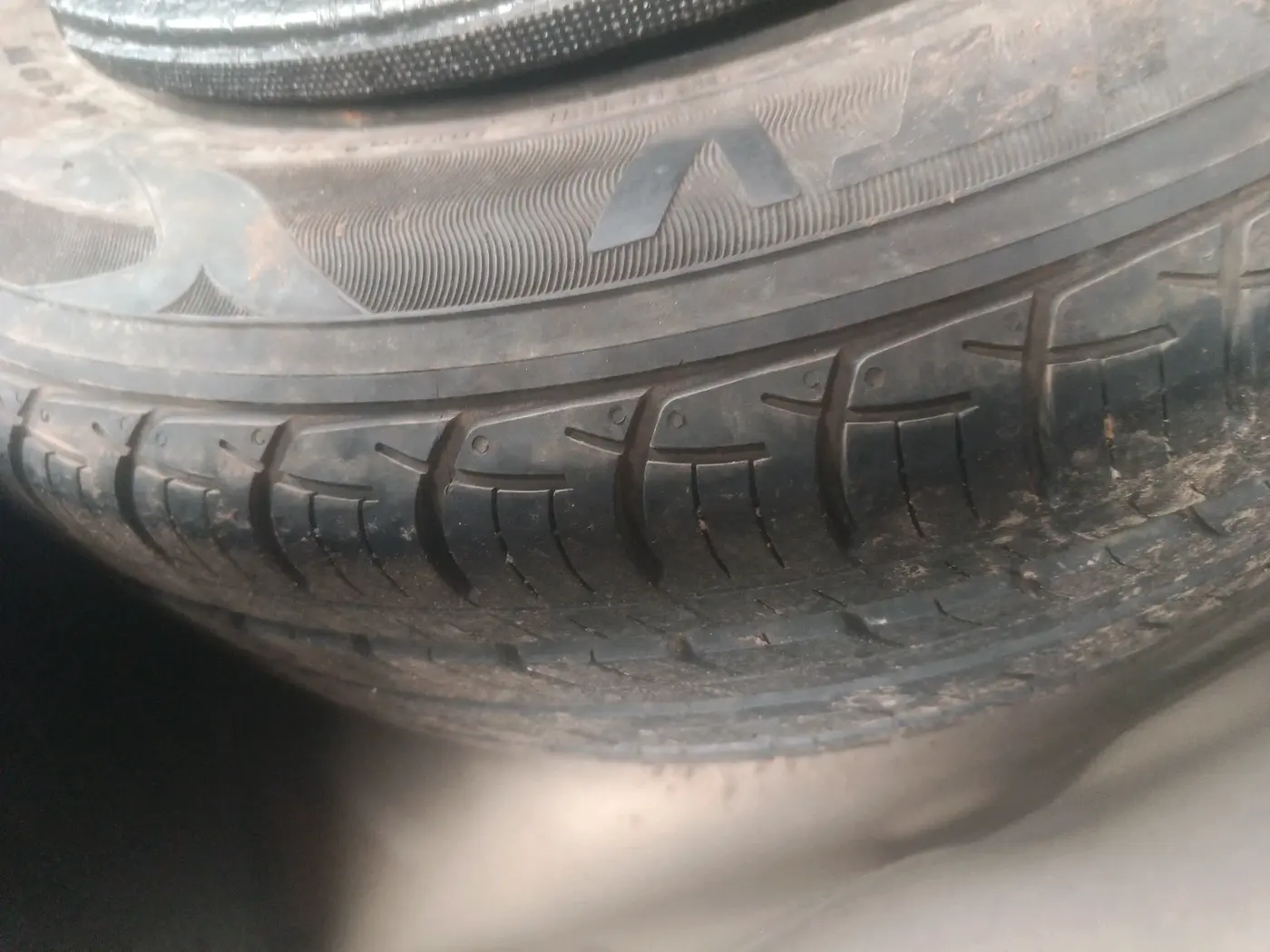 2015 Maruti Ciaz ZXI AT, Petrol, Automatic, 60,220 km, tyre