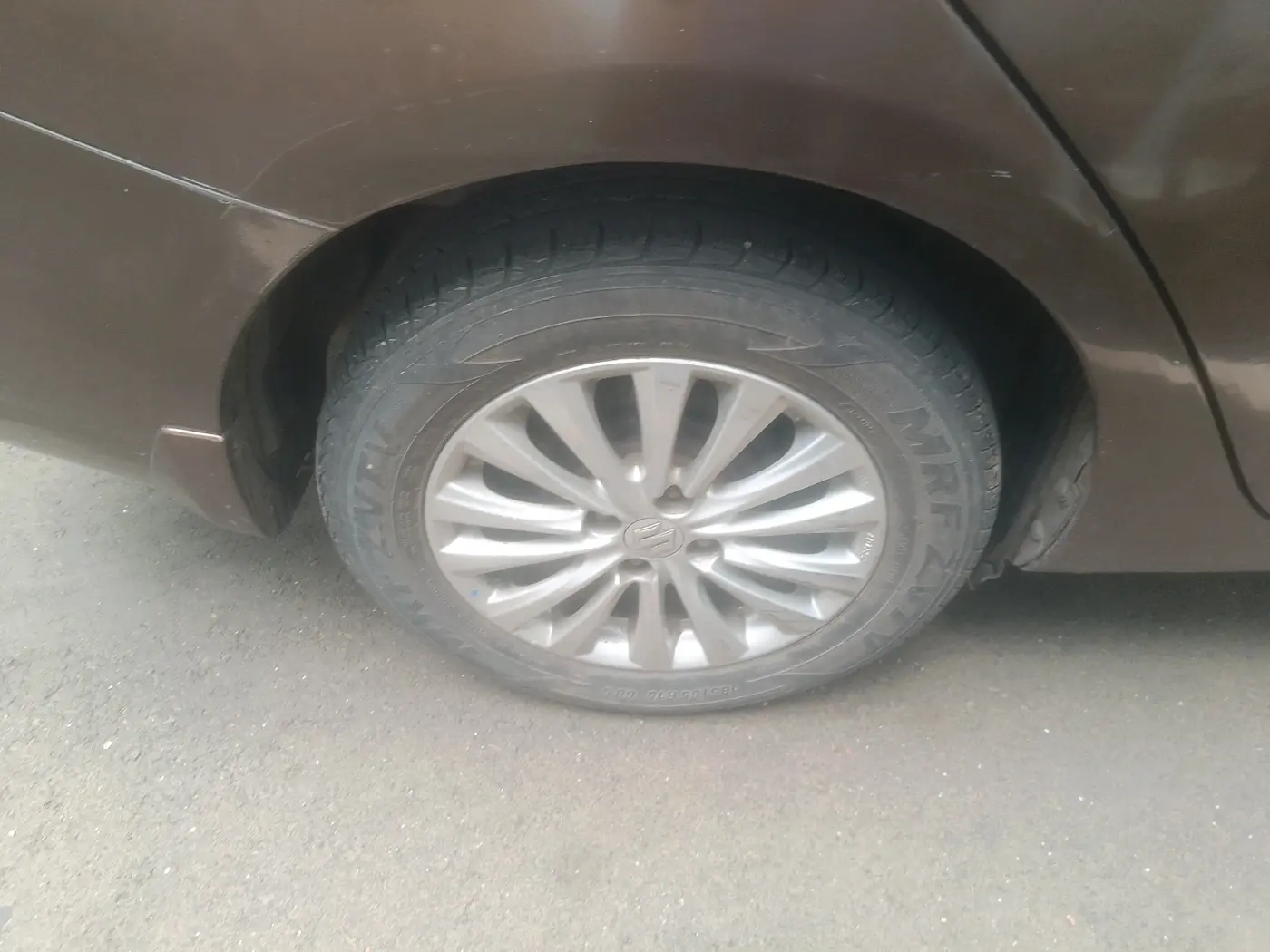 2015 Maruti Ciaz ZXI AT, Petrol, Automatic, 60,220 km, tyre