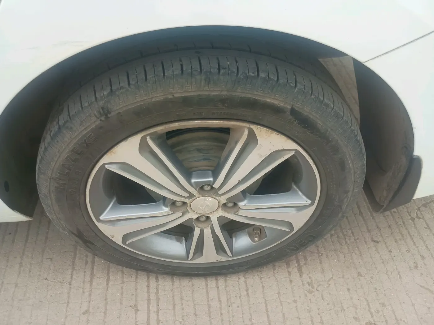 2019 Hyundai Verna 1.6 CRDI SX + AT, Diesel, Automatic, 94,739 km, tyre
