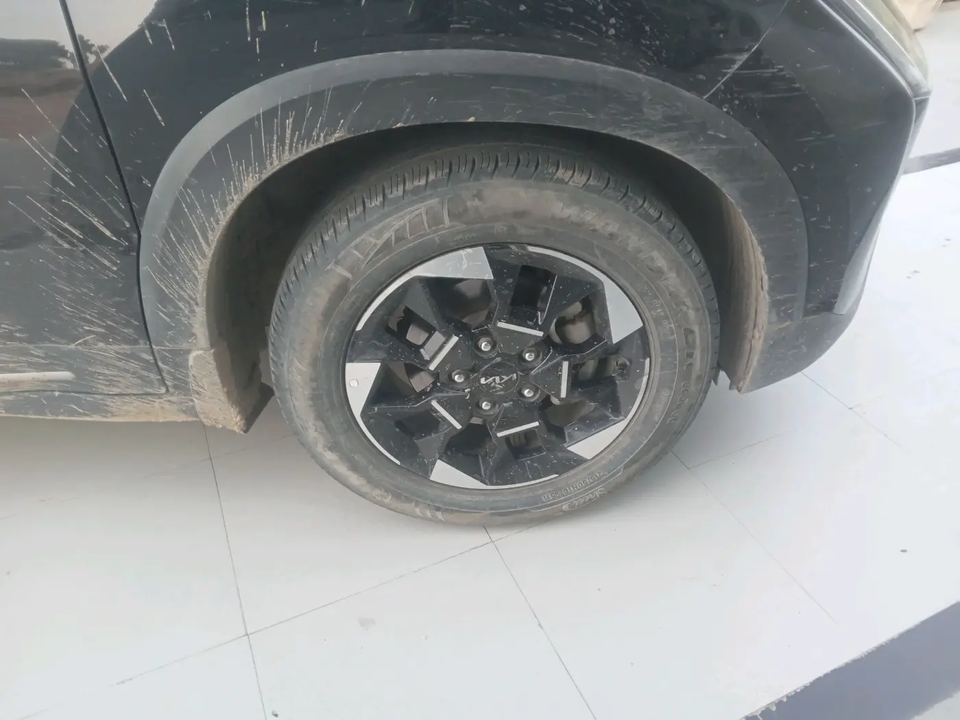 2024 KIA SONET HTX 1.5 DIESEL MT, Diesel, Manual, 59,303 km, tyre