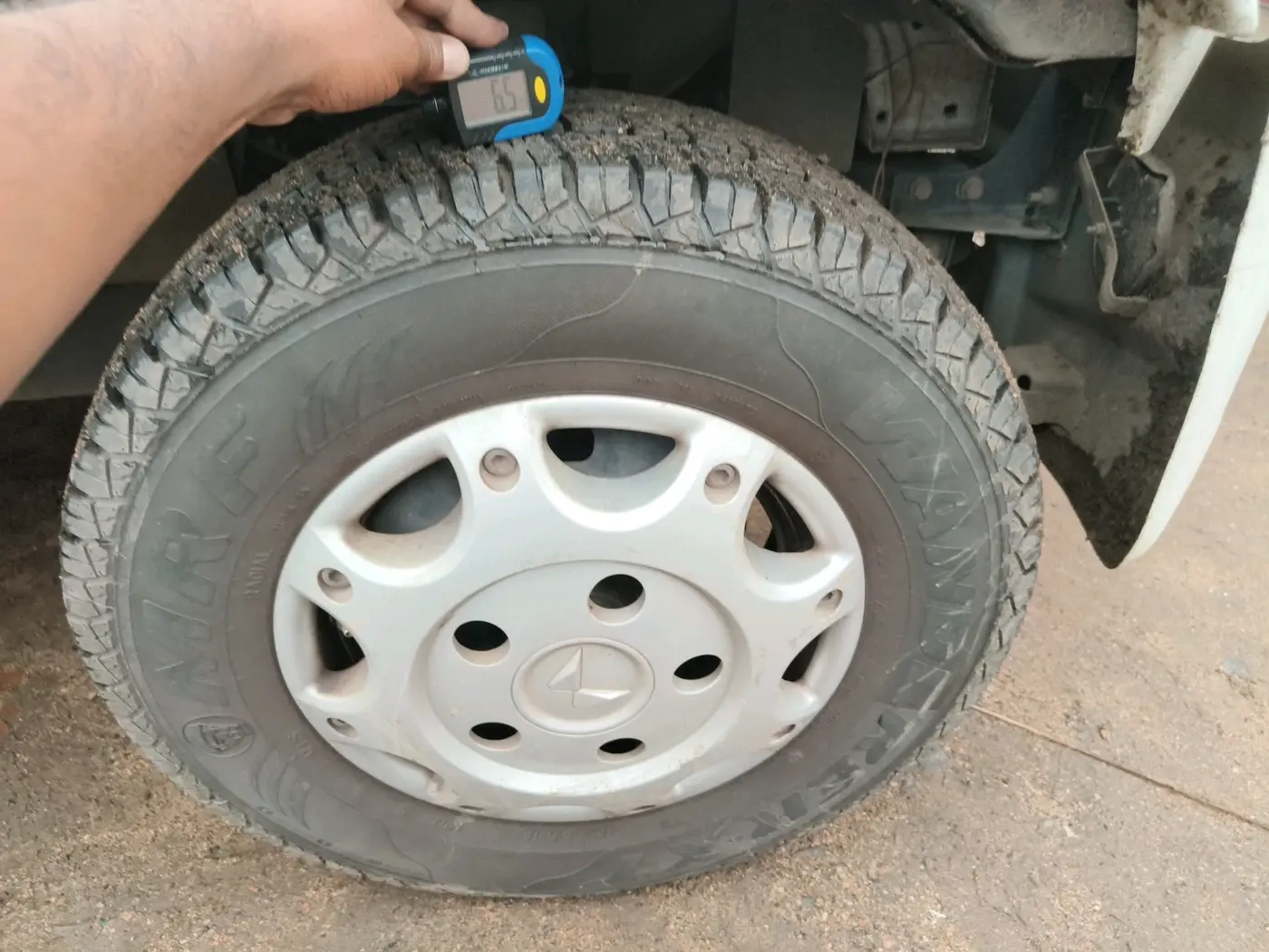 2019 Mahindra Bolero POWER PLUS ZLX, Diesel, Manual, 1,33,641 km, tyre