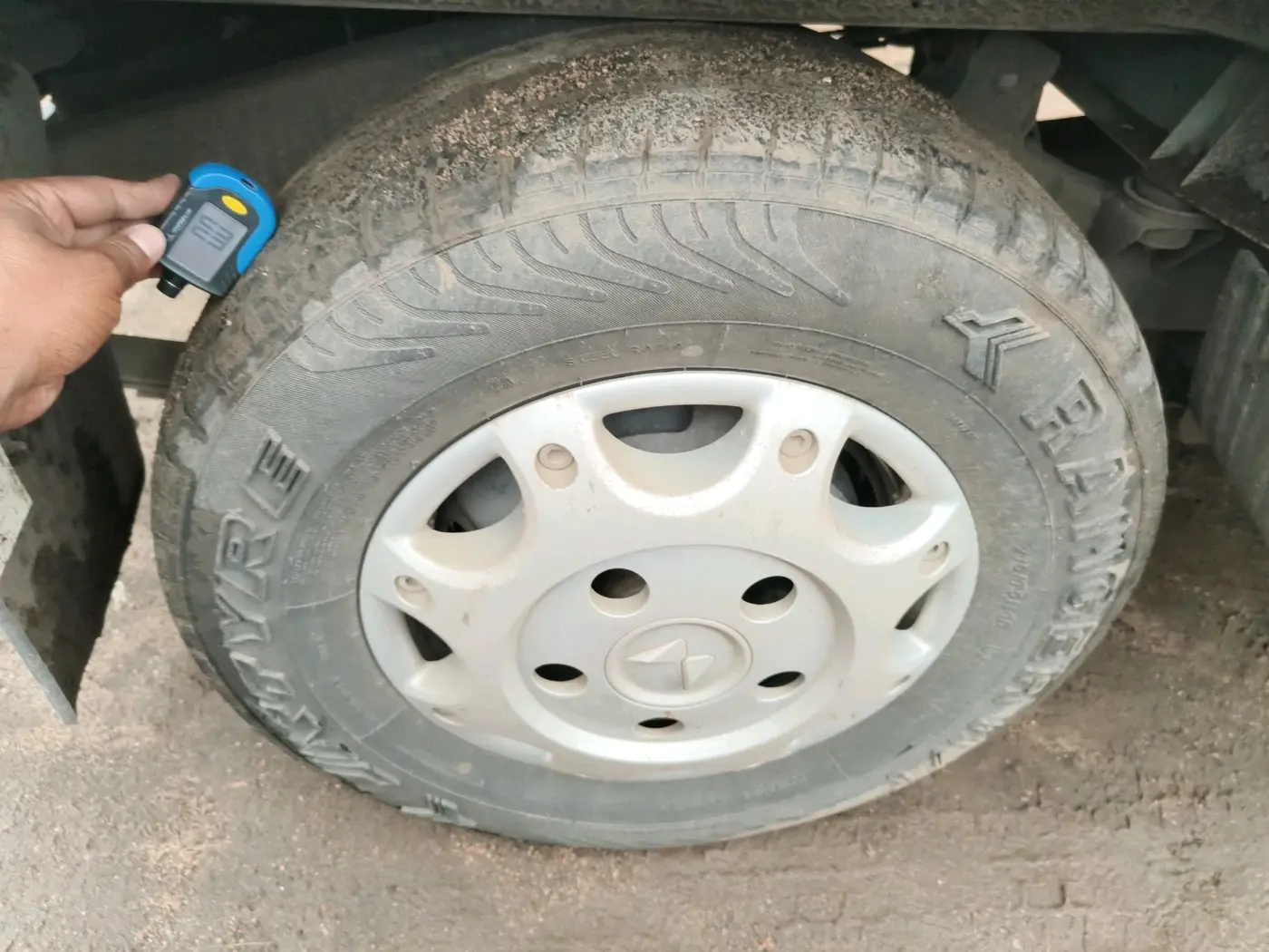 2019 Mahindra Bolero POWER PLUS ZLX, Diesel, Manual, 1,33,641 km, tyre