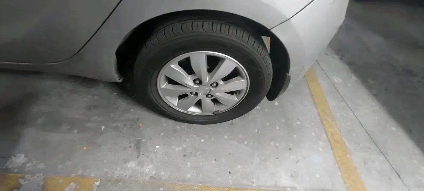 2012 Hyundai i20 ASTA 1.4 CRDI, Diesel, Manual, 75,000 km, tyre