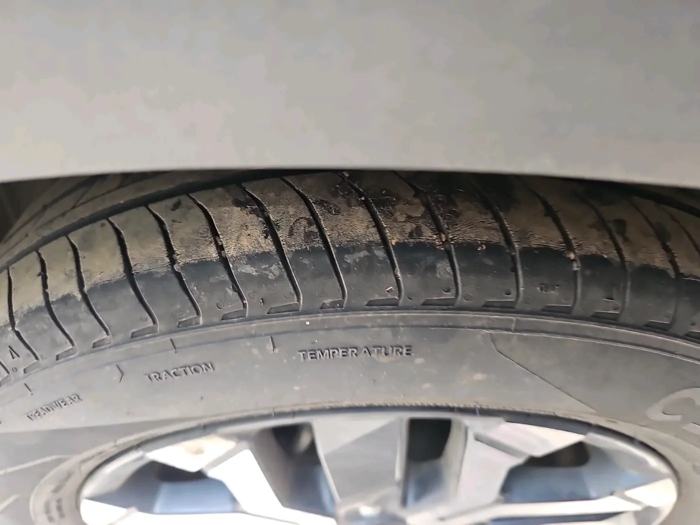 2023 Hyundai EXTER SX(O) 1.2 AMT, Petrol, Automatic, 10,894 km, tyre