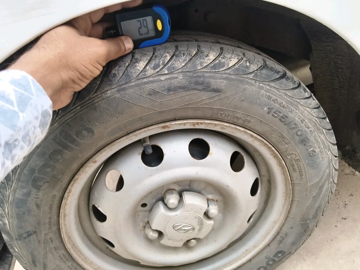 2017 Hyundai Eon ERA +, Petrol, Manual, 25,912 km, tyre
