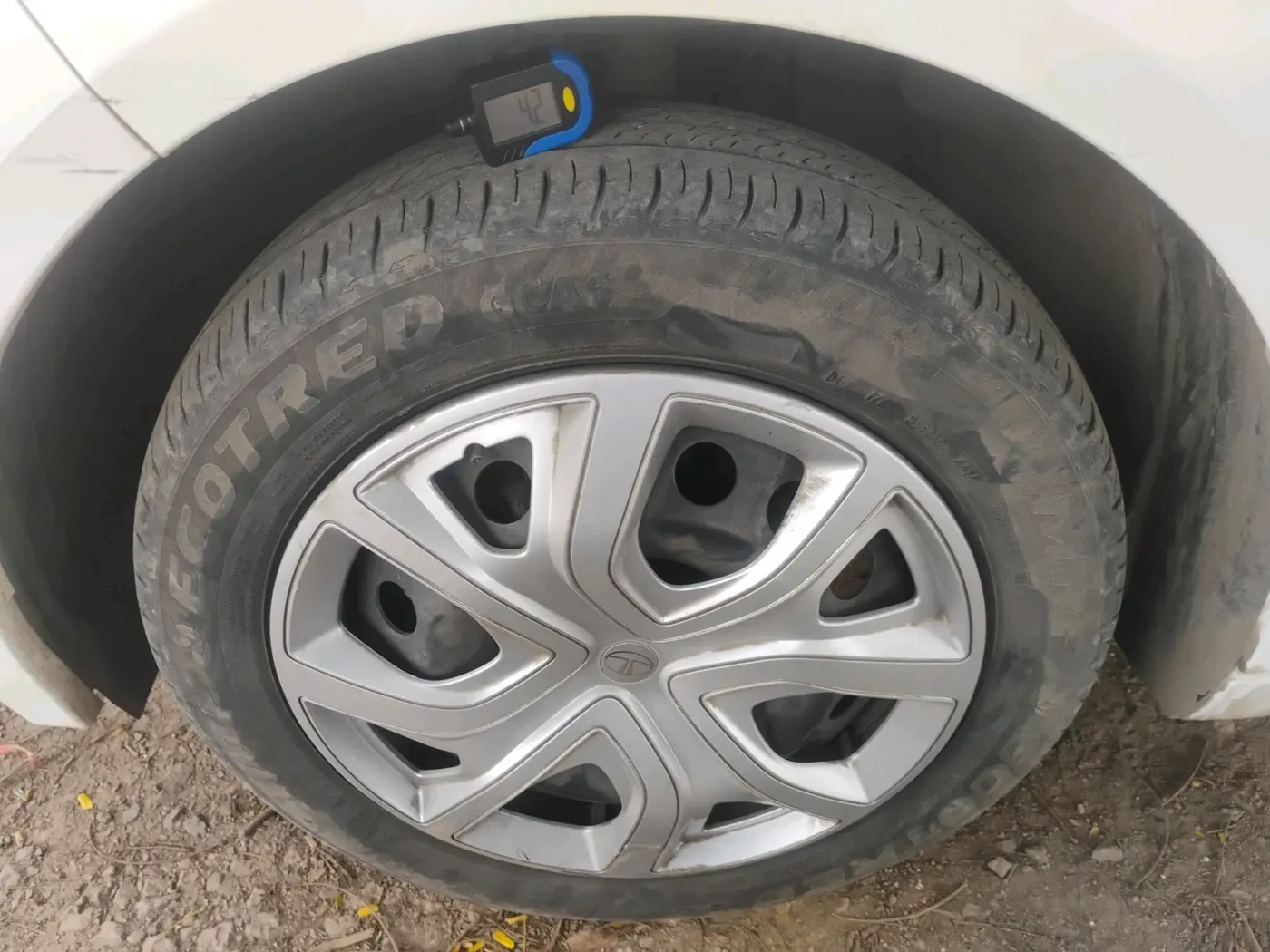 2025 Tata ALTROZ XM PLUS CNG, CNG, Manual, 39,283 km, tyre