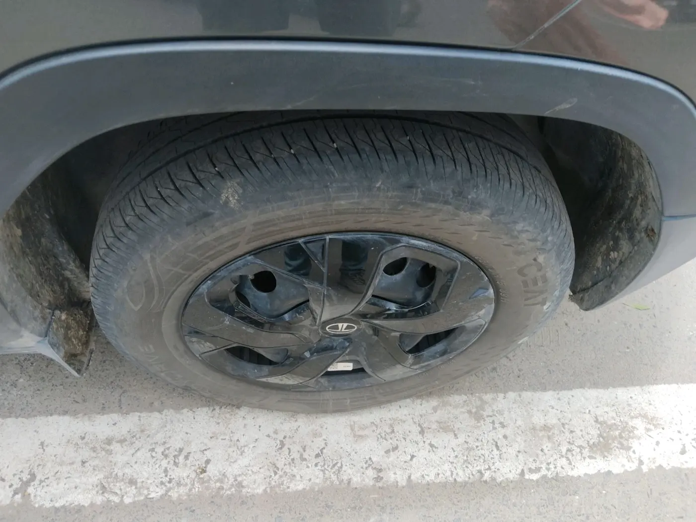2025 Tata PUNCH Adventure Plus, Petrol, Manual, 25,000 km, tyre