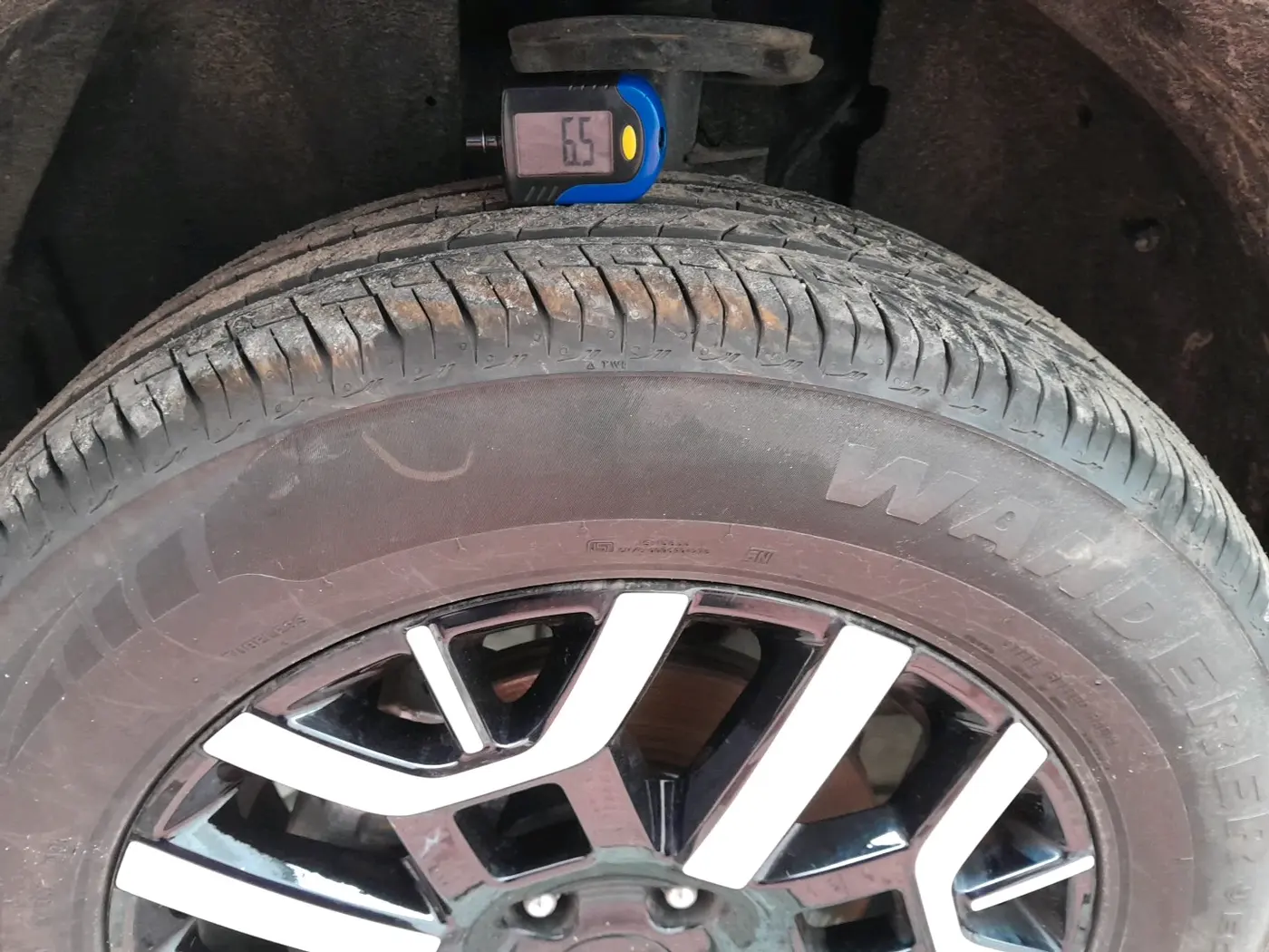2026 Tata Sierra Adventure 1.5 Revotron MT, Petrol, Manual, 3,188 km, tyre