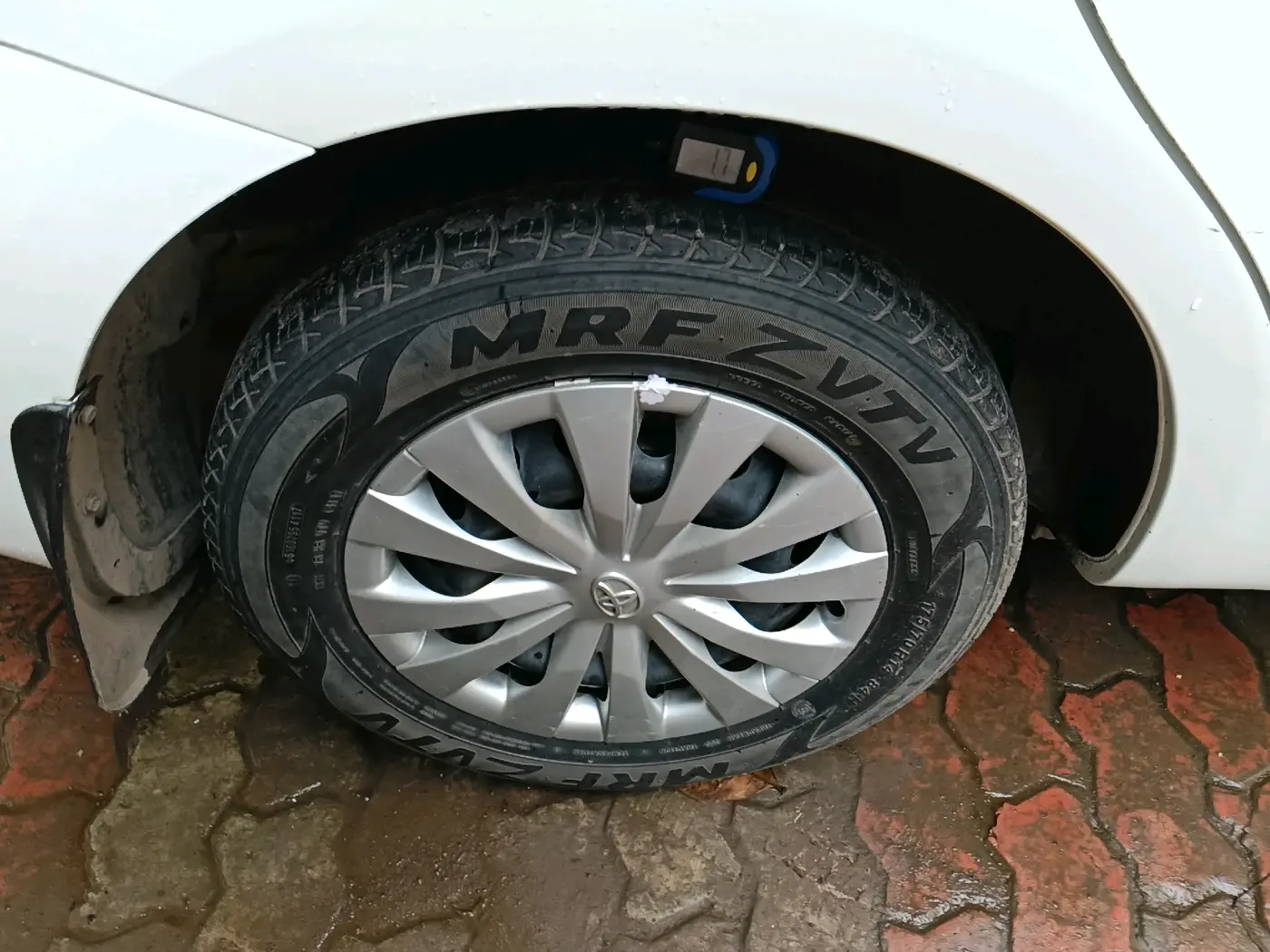2017 Toyota Etios GD, Diesel, Manual, 1,47,402 km, tyre