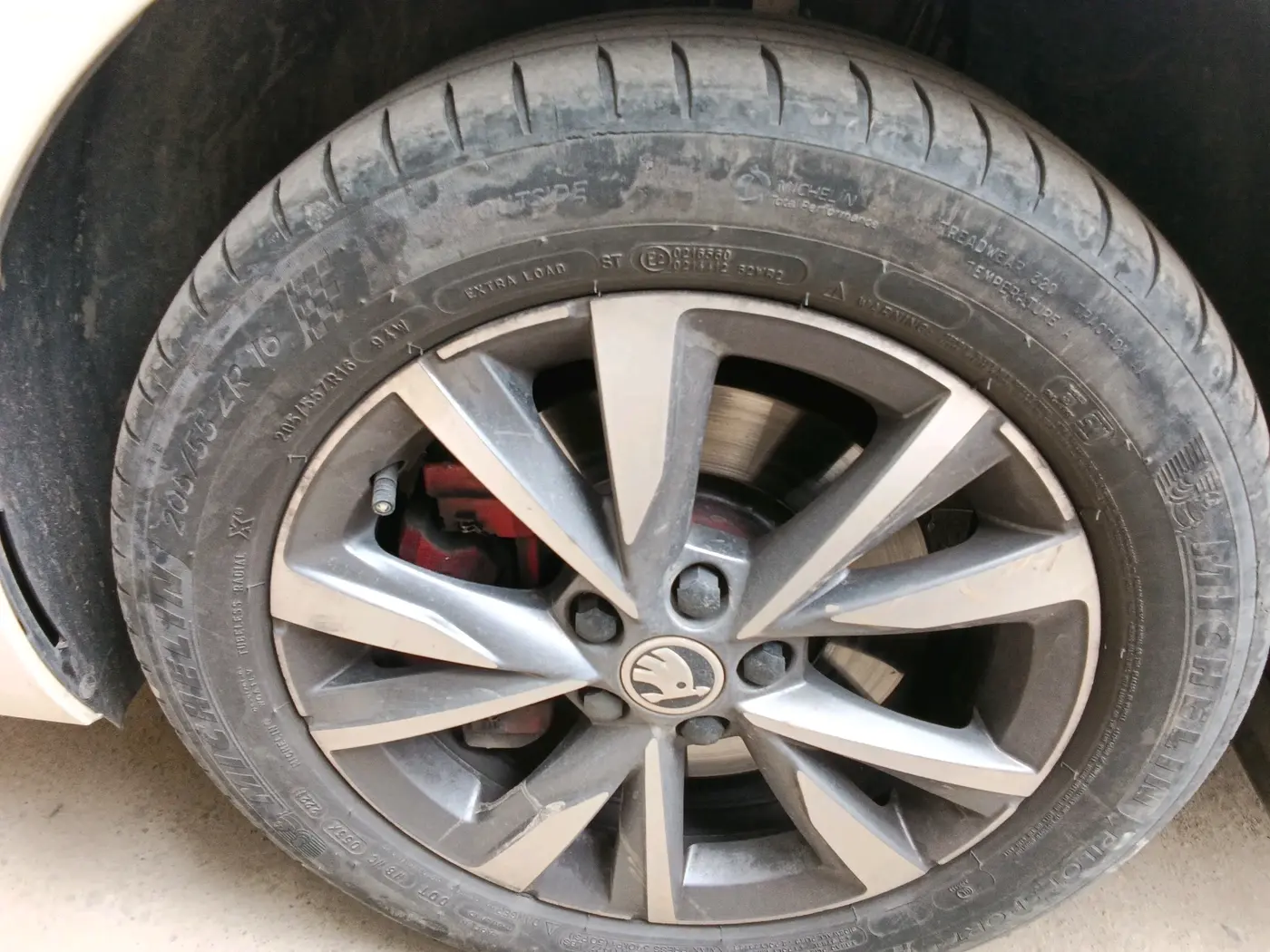 2022 Skoda SLAVIA STYLE 1.5L TSI MT, Petrol, Manual, 49,191 km, tyre
