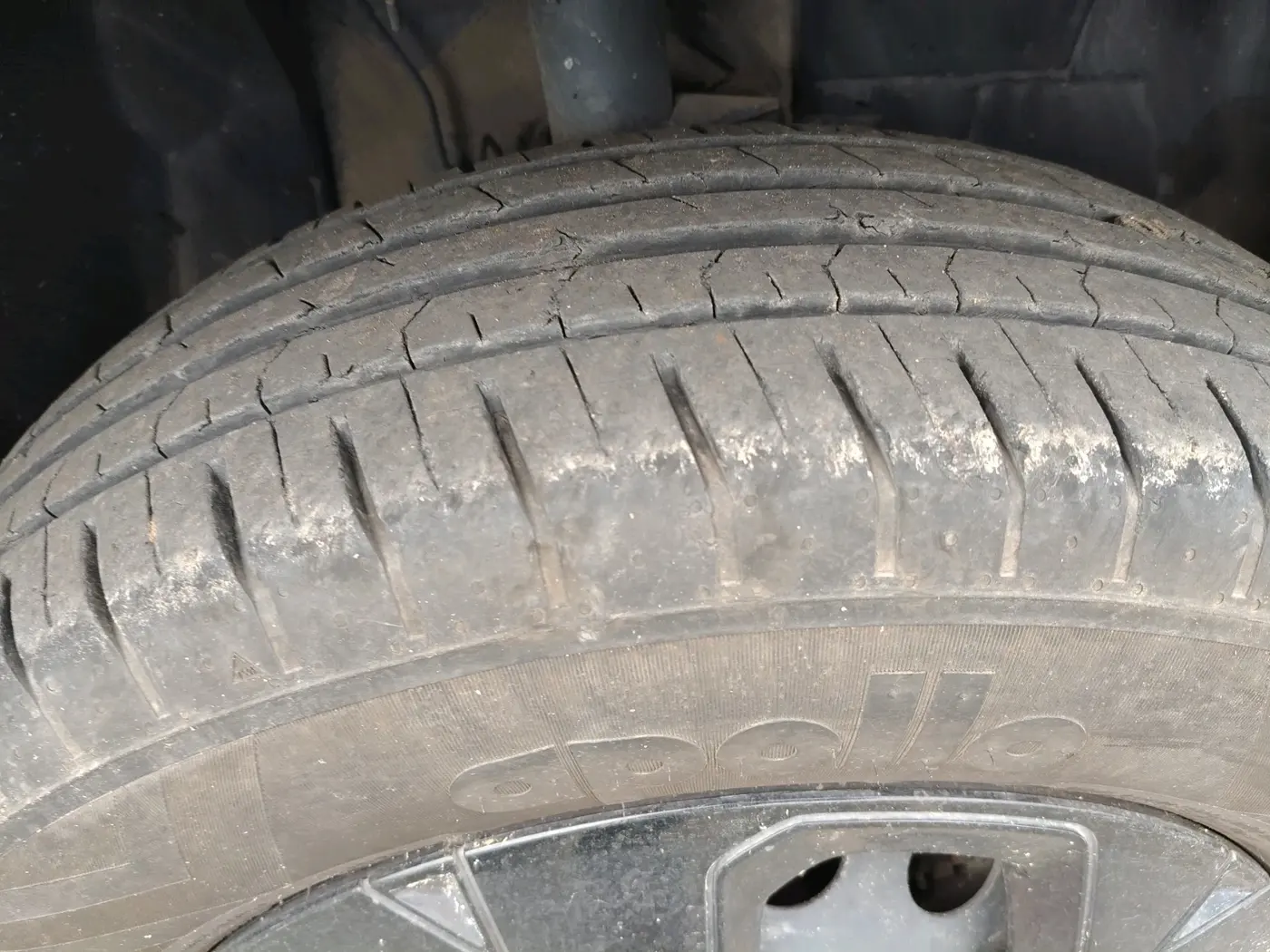 2022 Tata PUNCH ADVENTURE MT, Petrol, Manual, 27,245 km, tyre