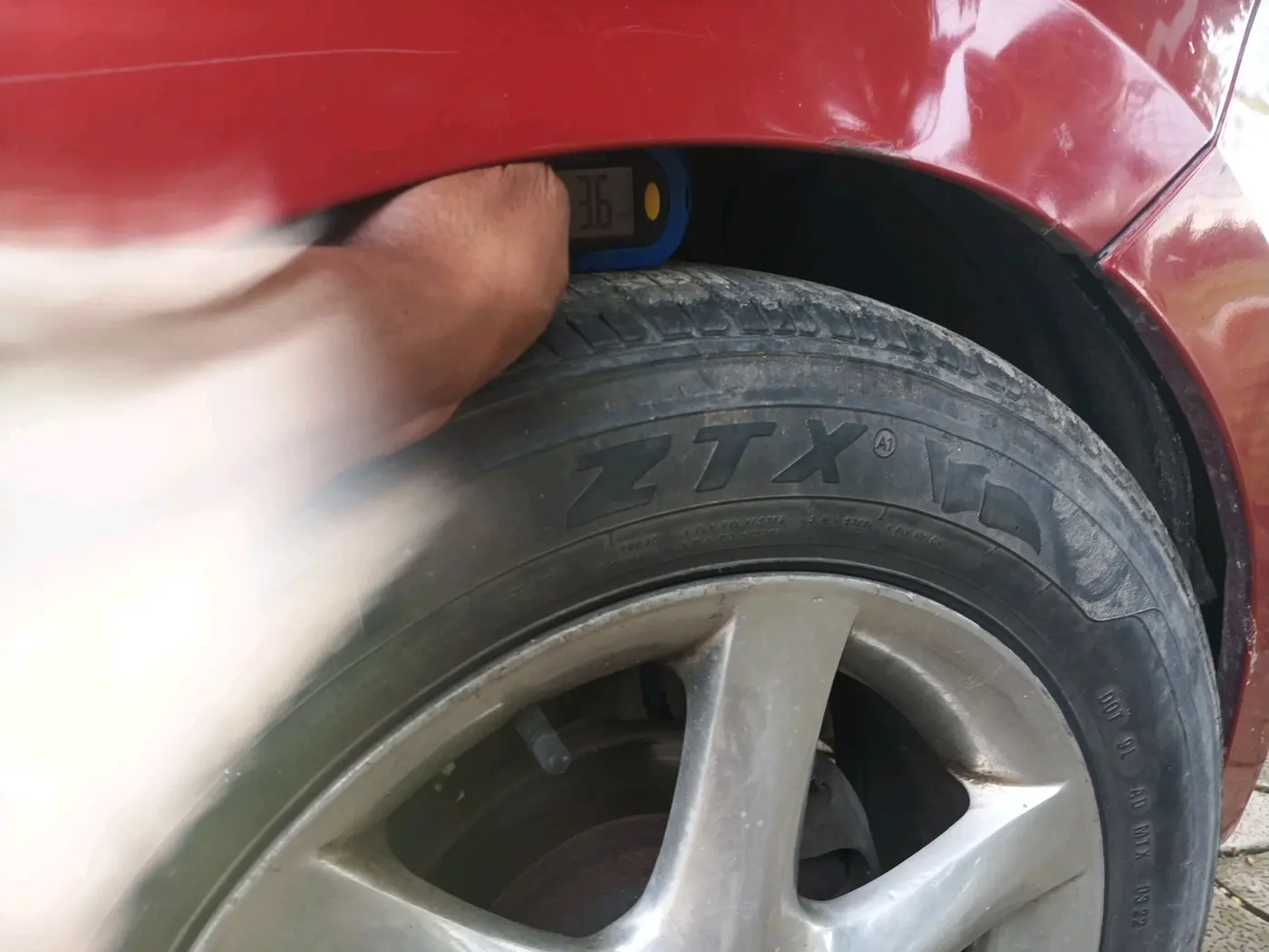 2016 Maruti Celerio VXI CNG, CNG, Manual, 1,05,749 km, tyre