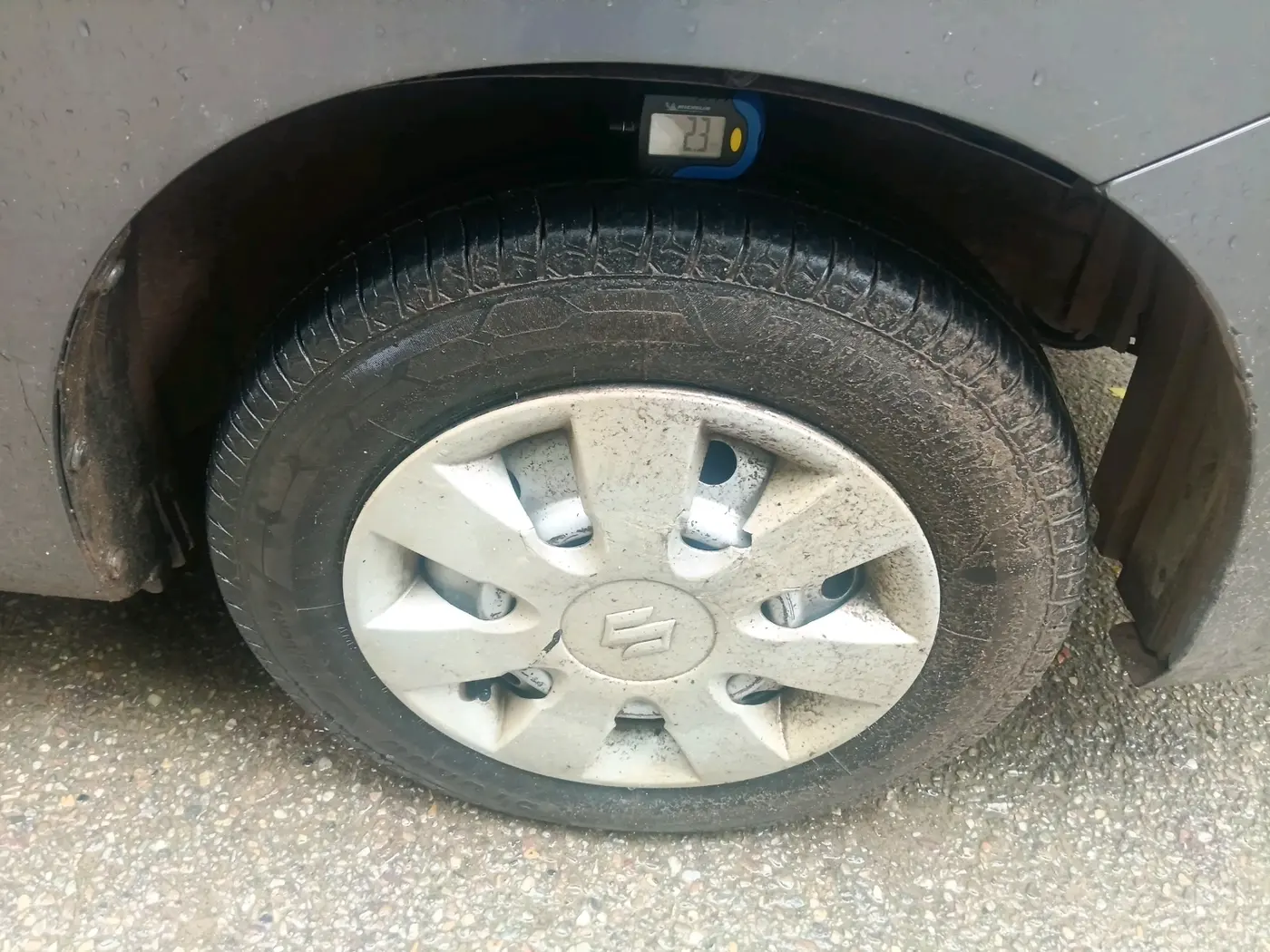 2016 Maruti Wagon R 1.0 LXI CNG, CNG, Manual, 1,30,838 km, tyre
