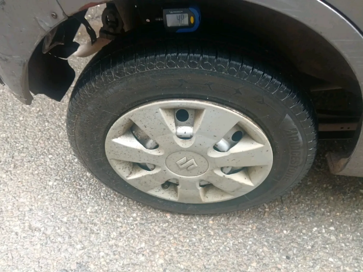 2016 Maruti Wagon R 1.0 LXI CNG, CNG, Manual, 1,30,838 km, tyre