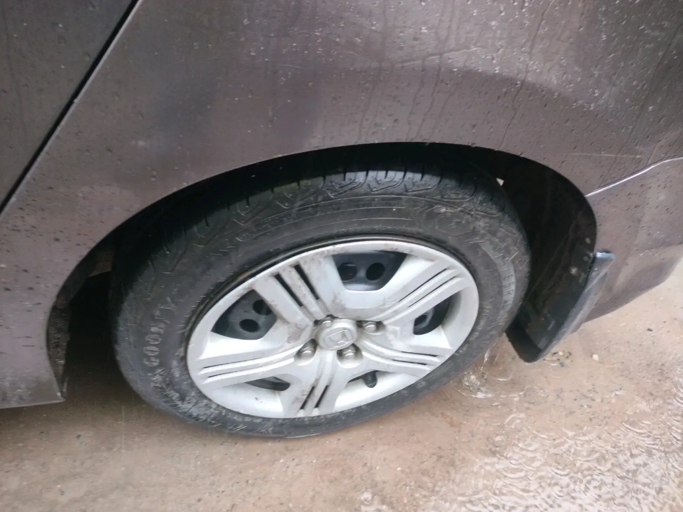 2011 Honda City 1.5L I-VTEC S MT, Petrol, Manual, 33,471 km, tyre