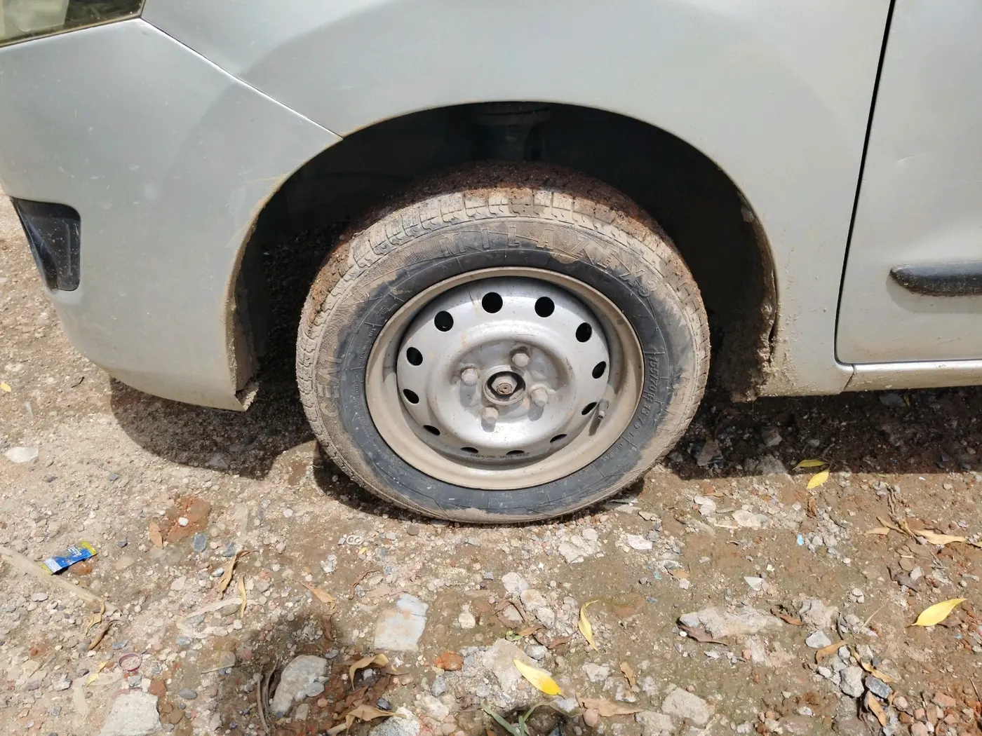2016 Maruti Wagon R 1.0 LXI CNG, CNG, Manual, 2,44,057 km, tyre