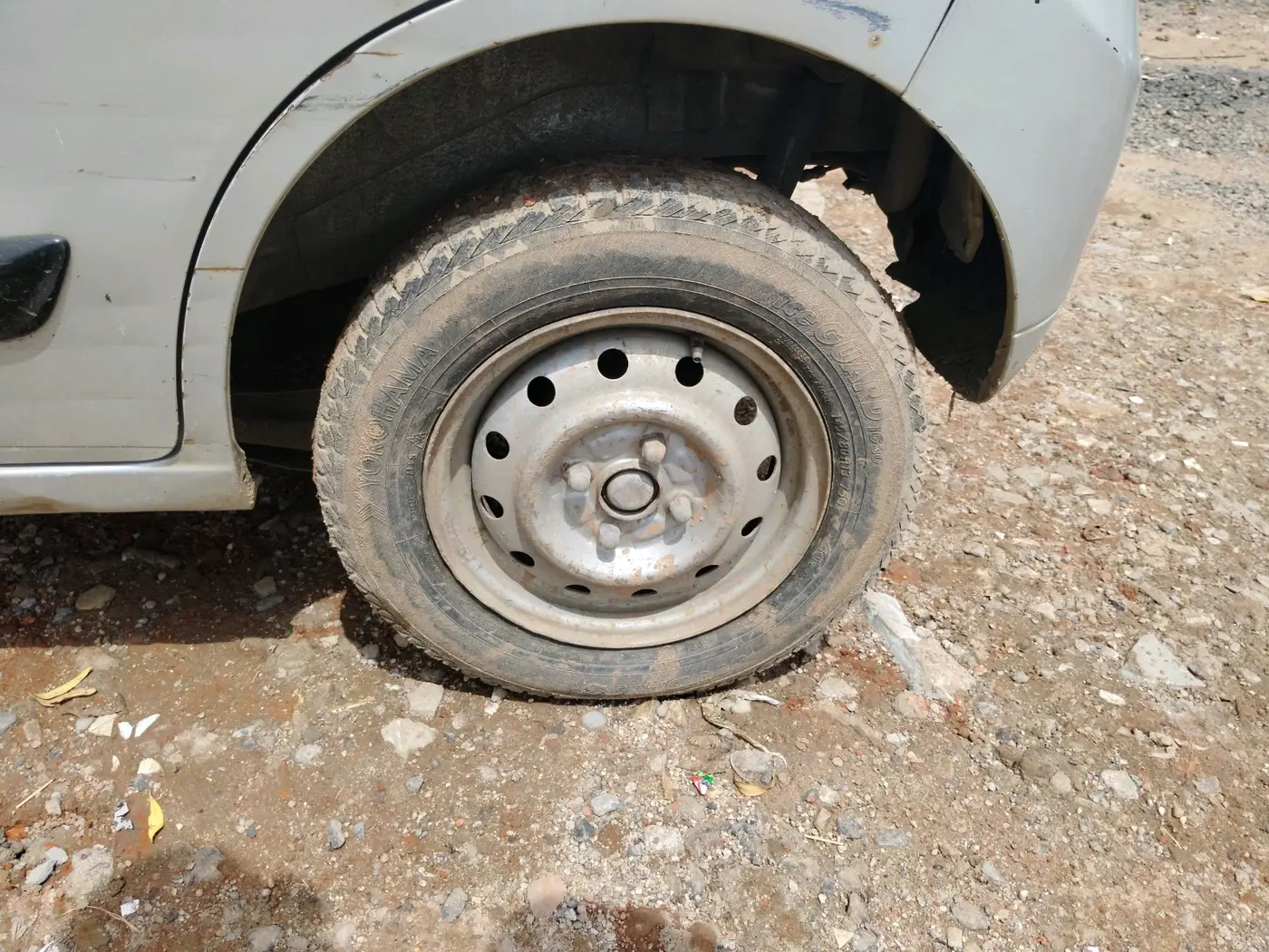 2016 Maruti Wagon R 1.0 LXI CNG, CNG, Manual, 2,44,057 km, tyre