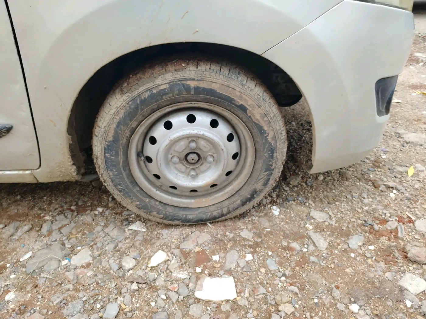 2016 Maruti Wagon R 1.0 LXI CNG, CNG, Manual, 2,44,057 km, tyre