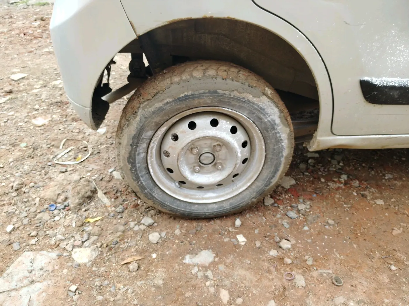 2016 Maruti Wagon R 1.0 LXI CNG, CNG, Manual, 2,44,057 km, tyre