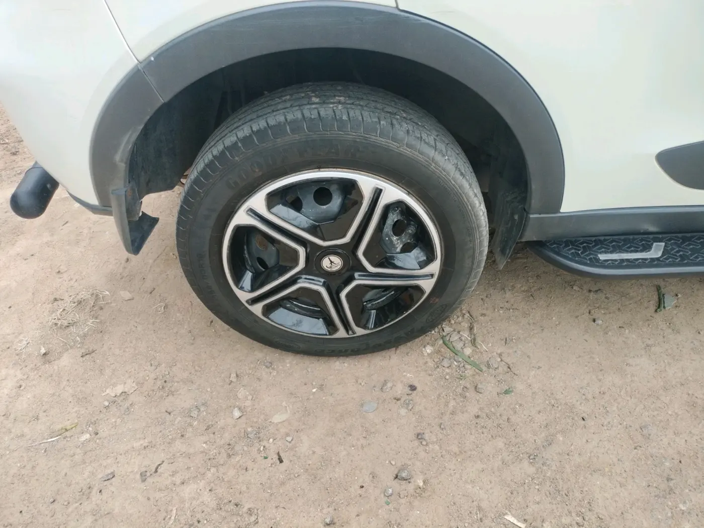 2020 Tata NEXON XE PETROL, Petrol, Manual, 40,279 km, tyre