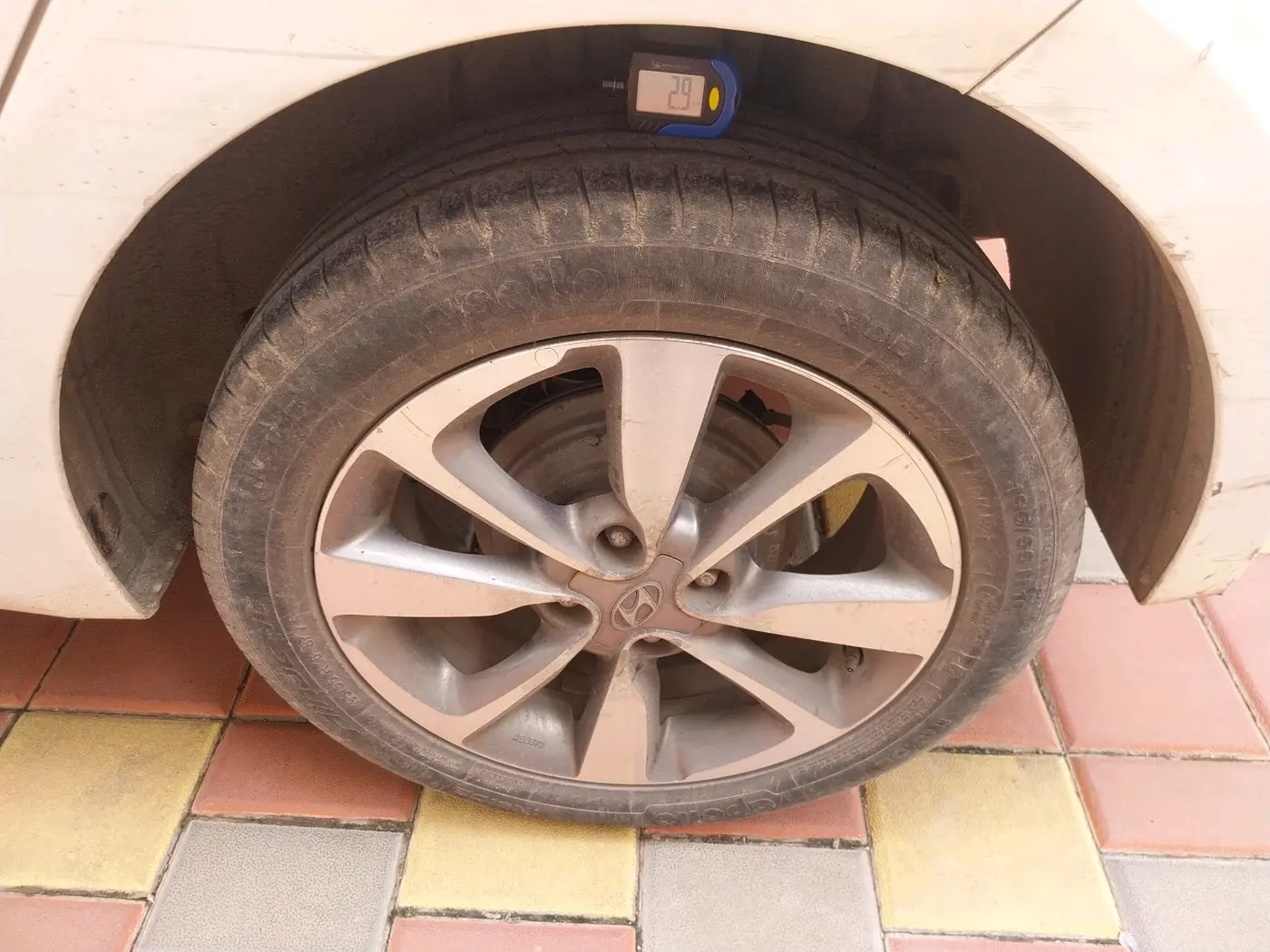 2016 Hyundai Elite i20 ASTA 1.2, Petrol, Manual, 1,31,116 km, tyre