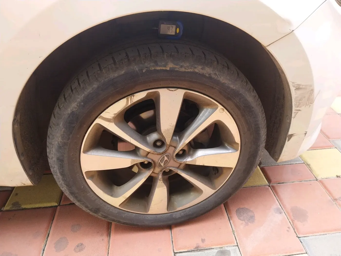 2016 Hyundai Elite i20 ASTA 1.2, Petrol, Manual, 1,31,116 km, tyre