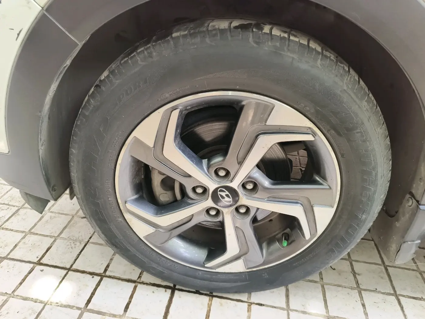 2019 Hyundai Creta SX AT 1.6 PETROL, Petrol, Automatic, 1,07,305 km, tyre