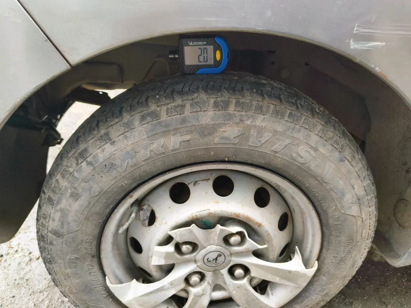 2013 Hyundai Eon D-LITE+, Petrol, Manual, 33,427 km, tyre