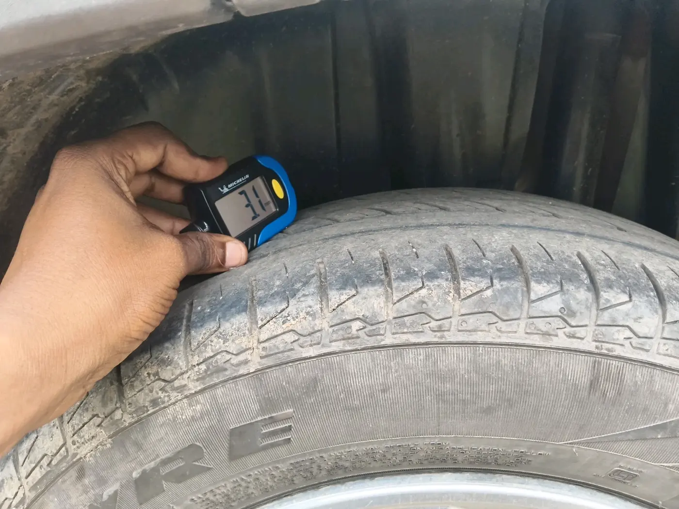 2023 Maruti BREZZA LXI S- CNG, CNG, Manual, 1,25,564 km, tyre