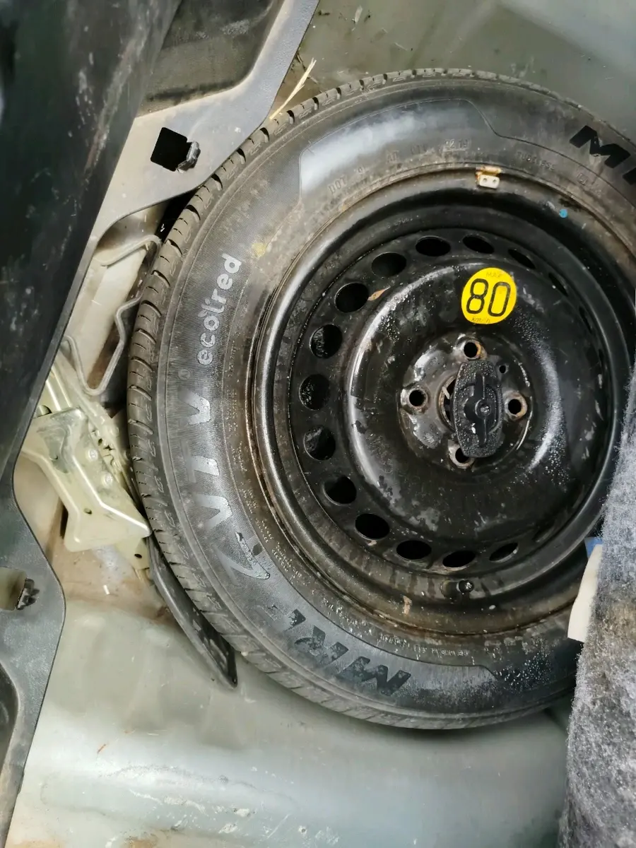 2019 Toyota Glanza V CVT, Petrol, Automatic, 65,500 km, tyre