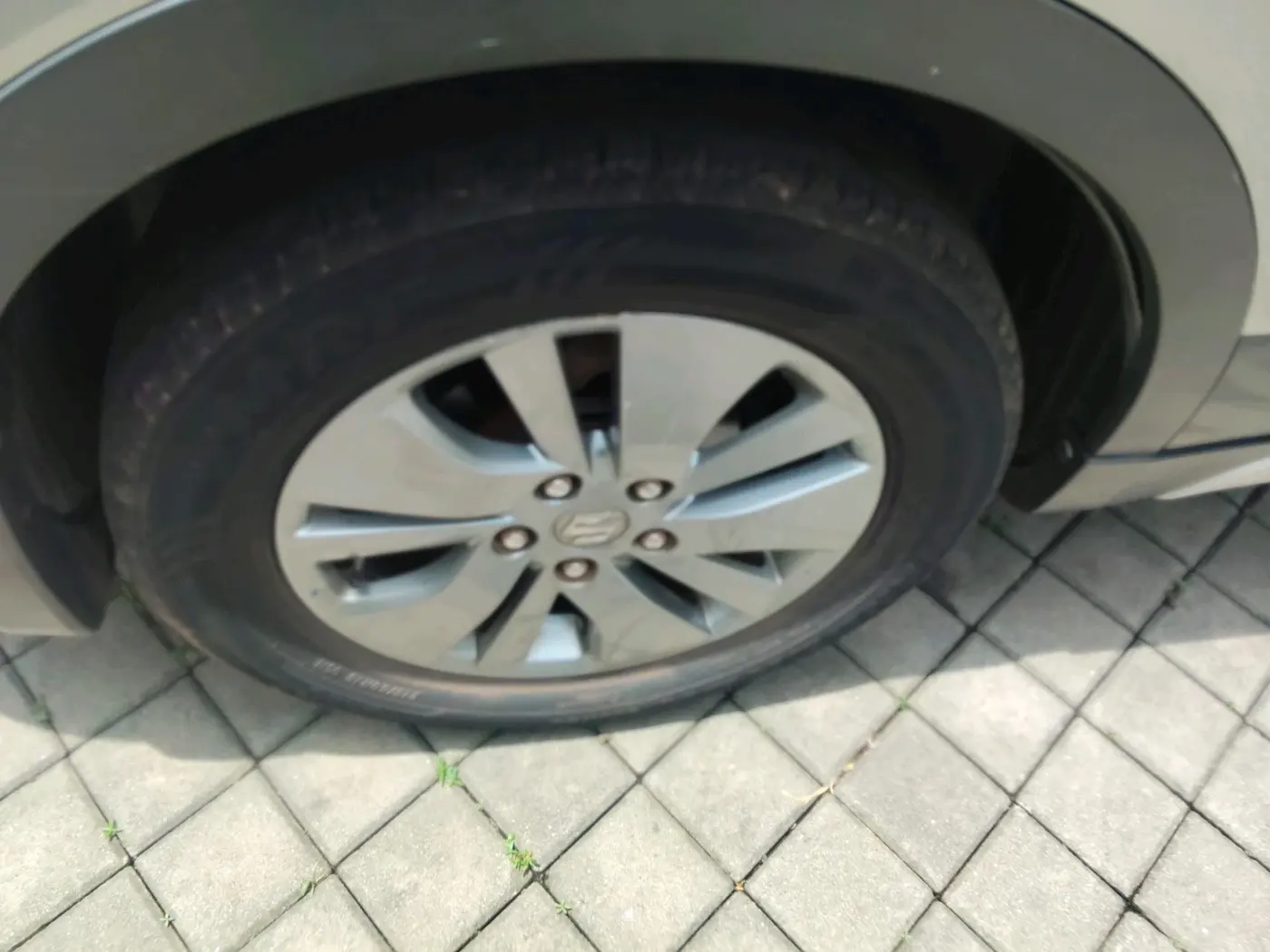 2016 Maruti S Cross ALPHA 1.3, Diesel, Manual, 1,55,186 km, tyre