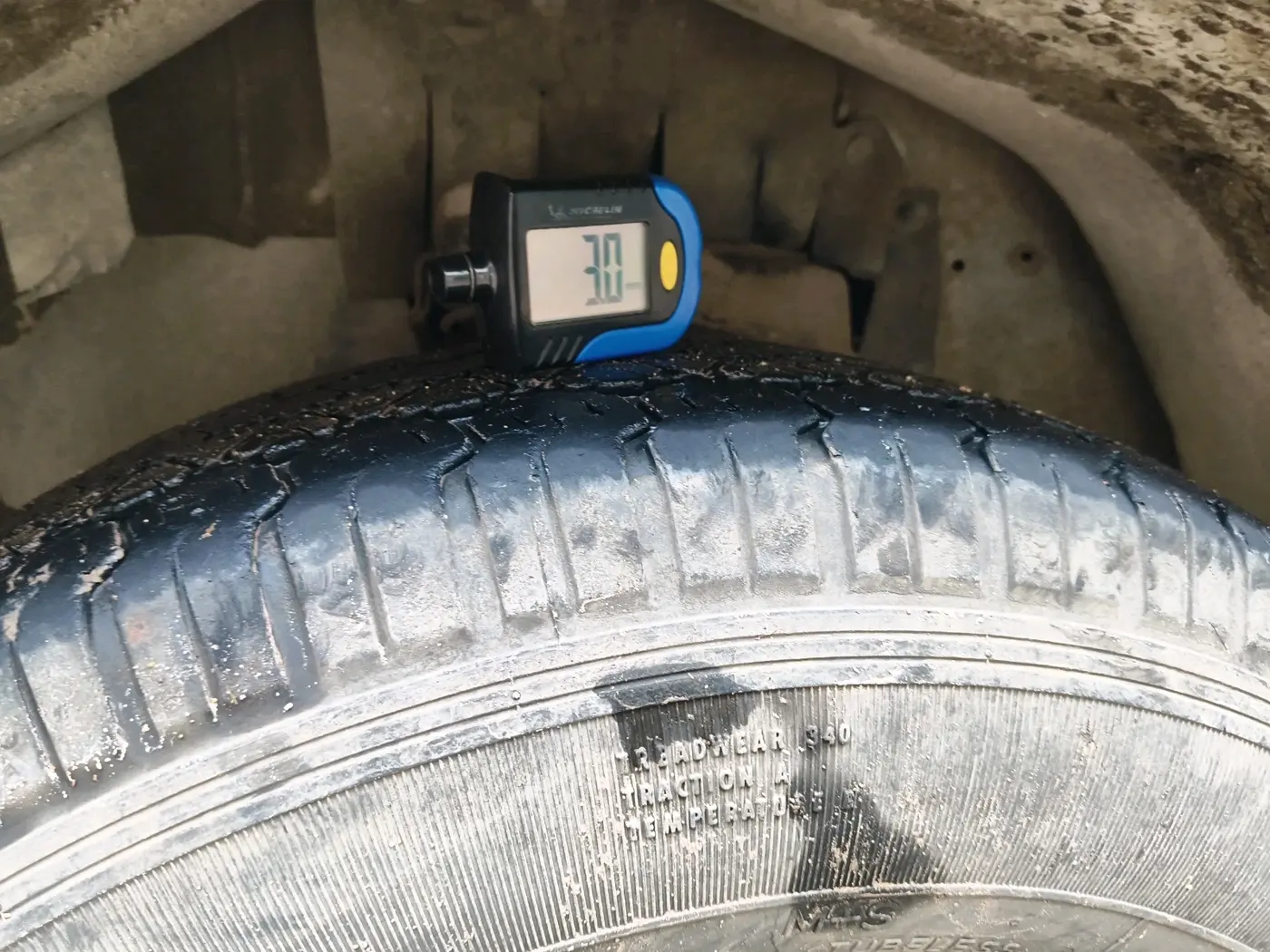 2012 Mahindra Bolero ZLX BS IV, Diesel, Manual, 1,04,795 km, tyre