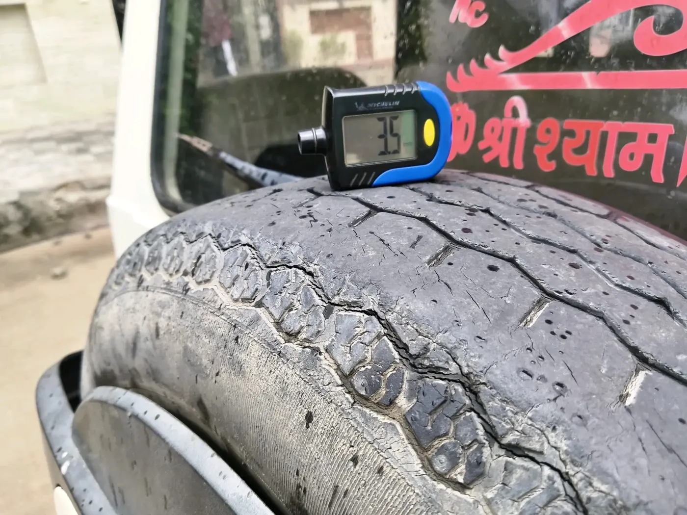 2012 Mahindra Bolero ZLX BS IV, Diesel, Manual, 1,04,795 km, tyre