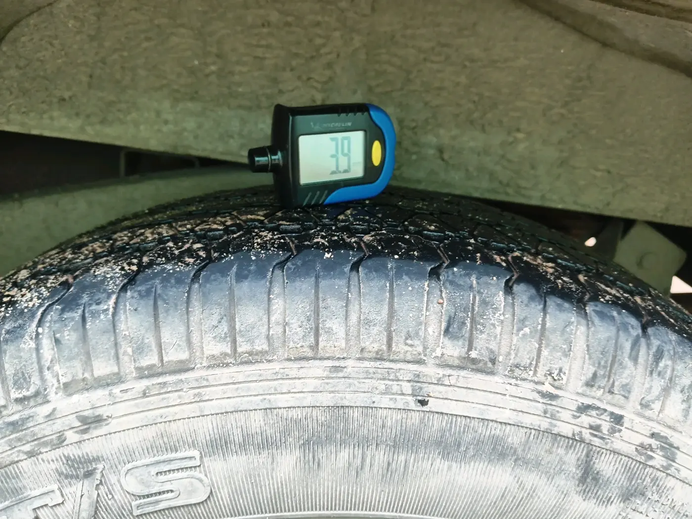 2012 Mahindra Bolero ZLX BS IV, Diesel, Manual, 1,04,795 km, tyre
