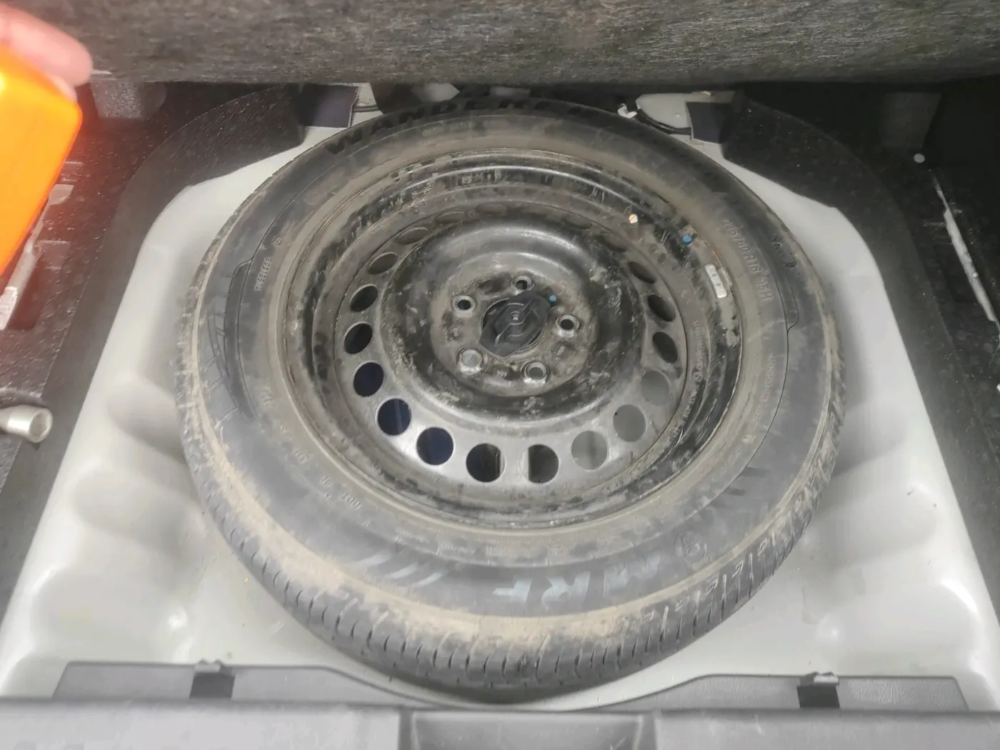 2024 Maruti BREZZA LXI, Petrol, Manual, 34,134 km, tyre