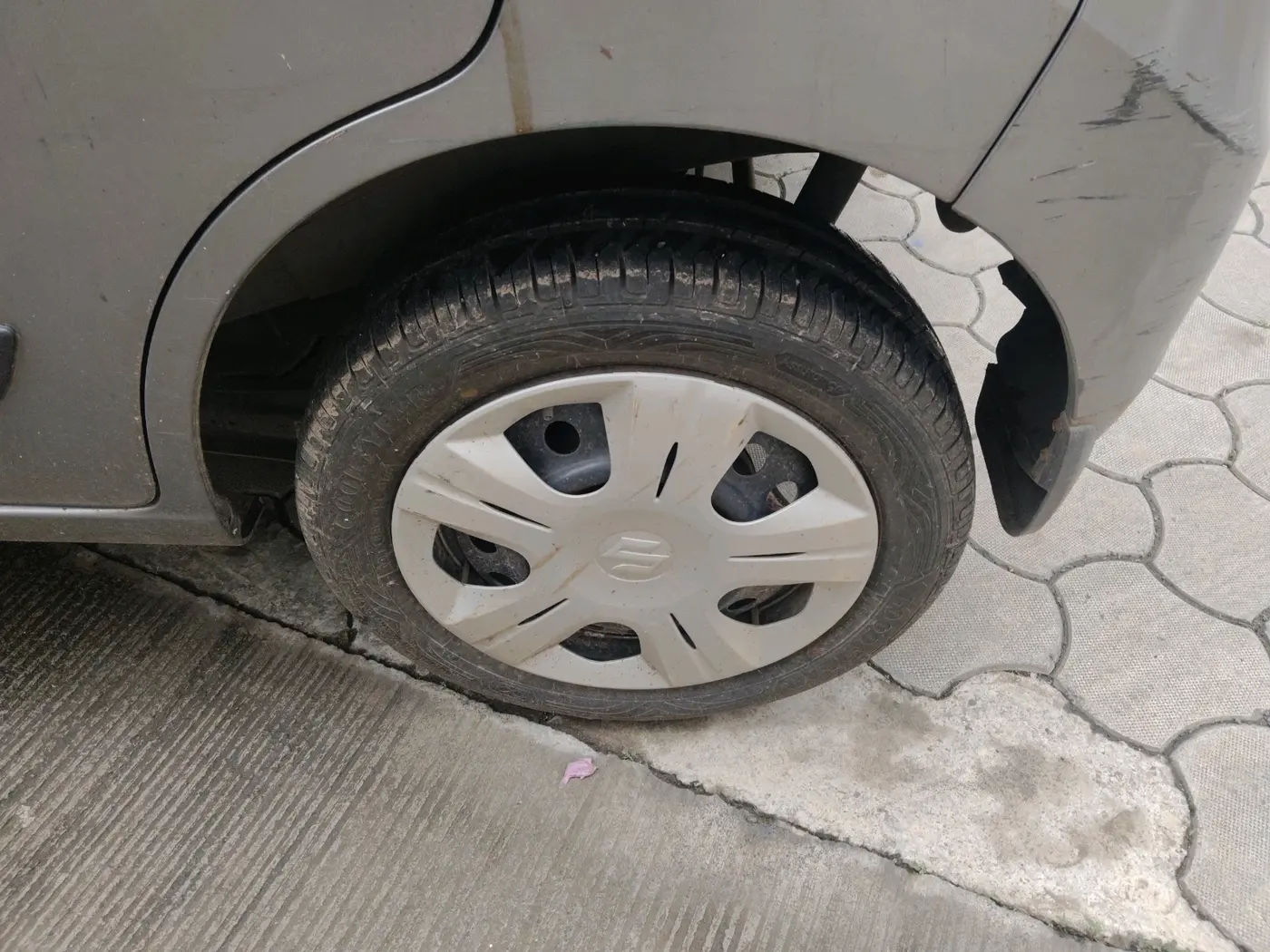 2015 Maruti Wagon R 1.0 VXI, Petrol, Manual, 22,742 km, tyre
