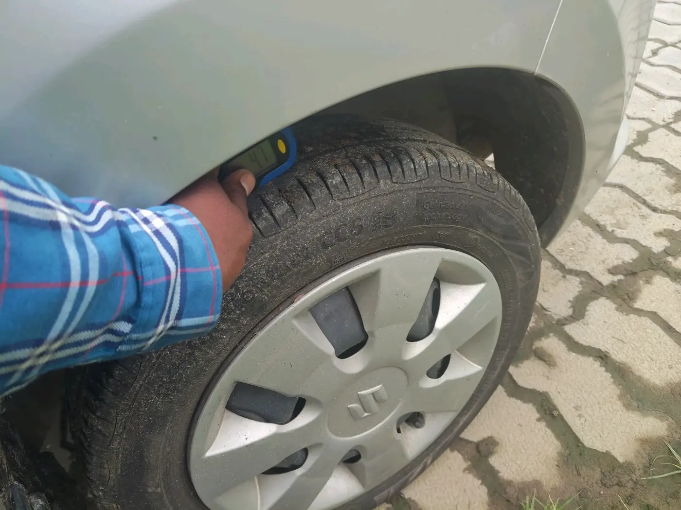 2015 Maruti Alto K10 VXI, CNG, Manual, 1,61,260 km, tyre