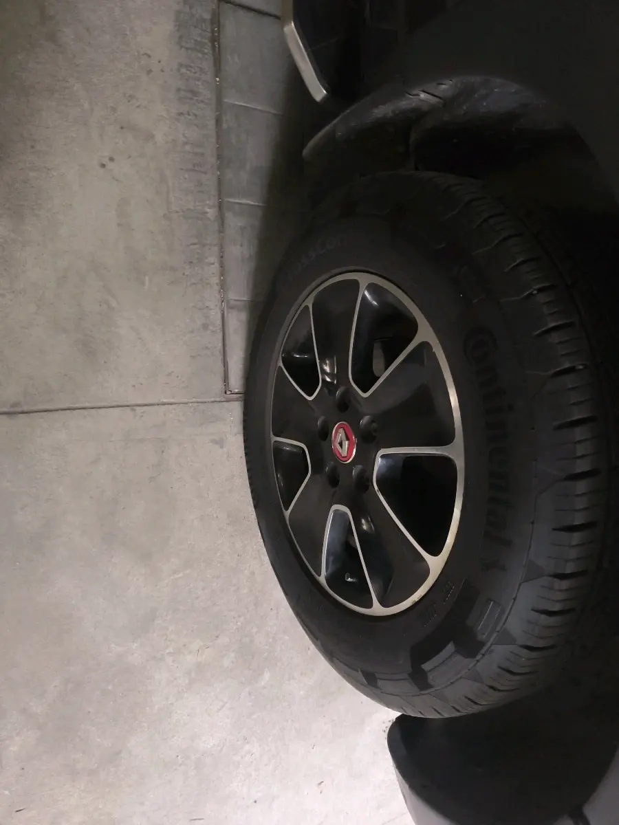 2018 Renault Duster 85 PS RXS MT DIESEL, Diesel, Manual, 80,318 km, tyre