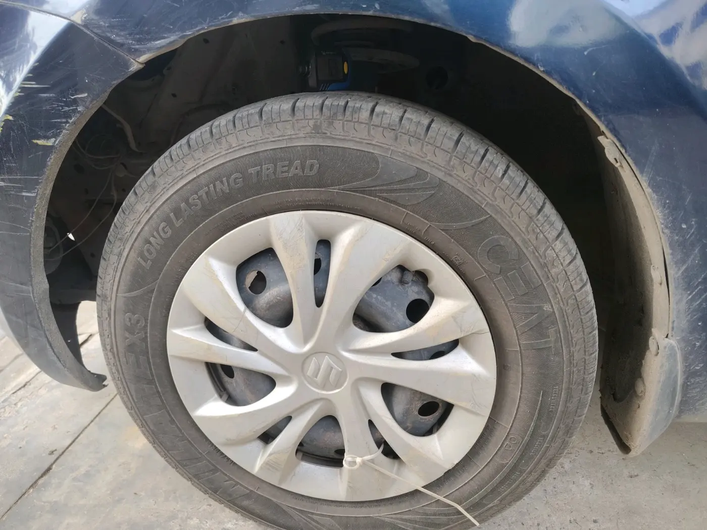 2019 Maruti Swift VXI, Petrol, Manual, 1,02,257 km, tyre