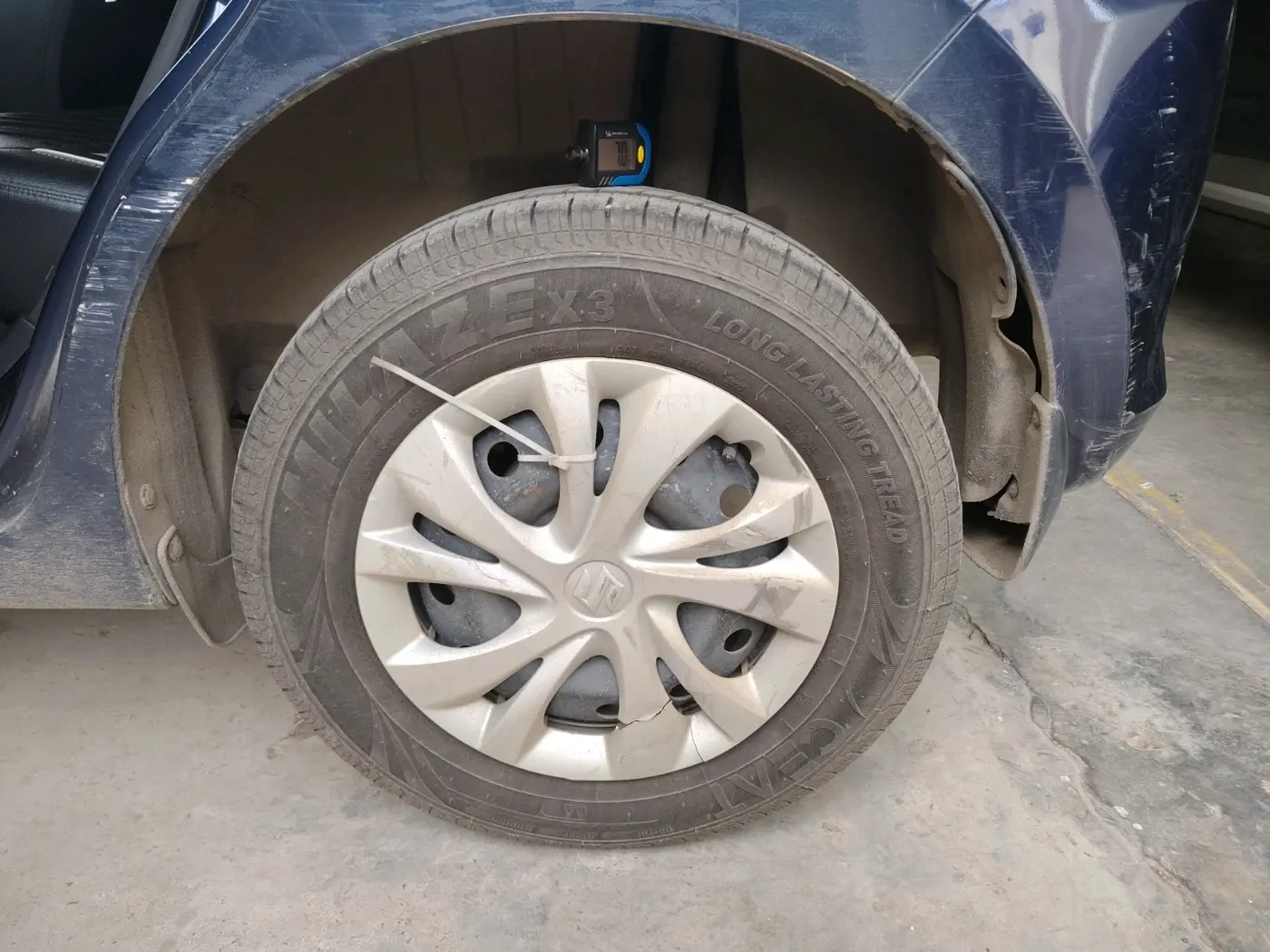 2019 Maruti Swift VXI, Petrol, Manual, 1,02,257 km, tyre