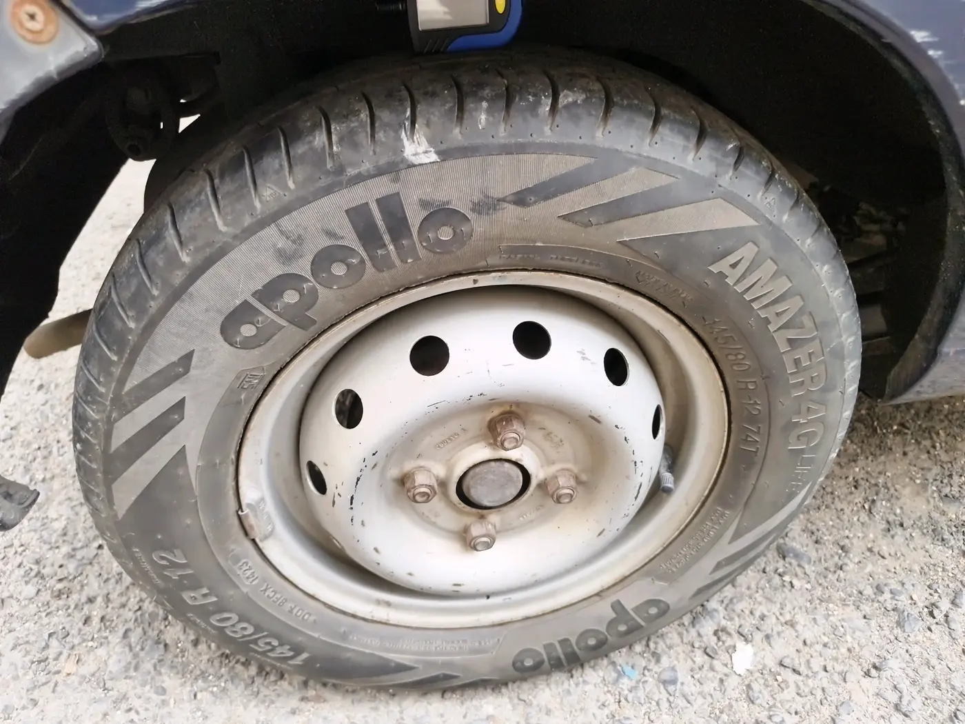 2011 Maruti Alto LXI, CNG, Manual, 1,97,063 km, tyre