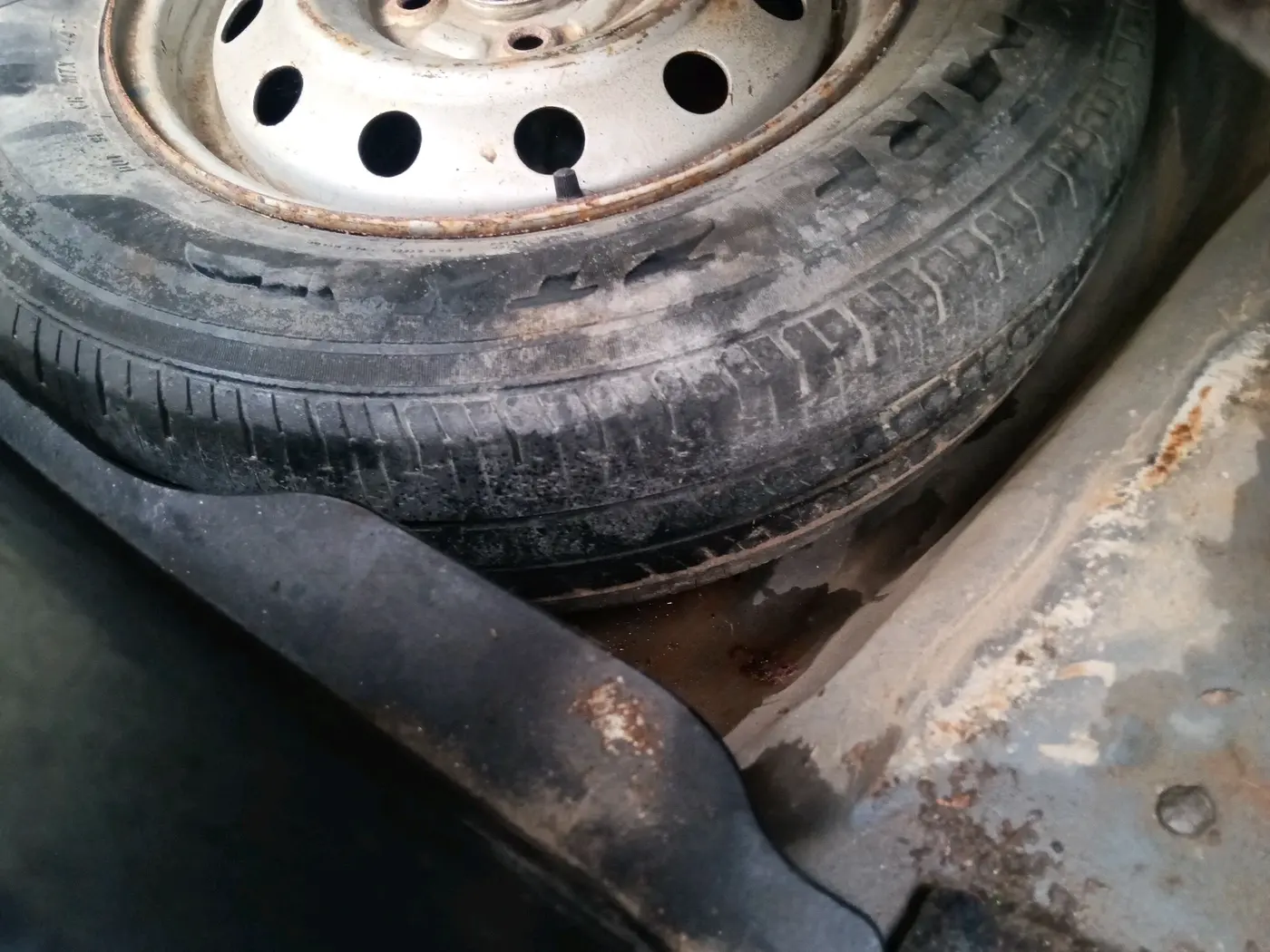 2012 Maruti Swift Dzire VXI, Petrol, Manual, 96,204 km, tyre