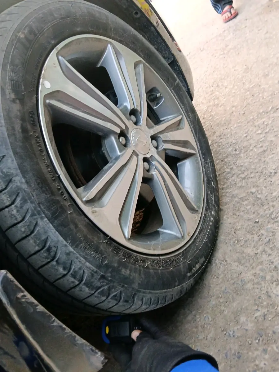 2019 Hyundai Verna 1.6 VTVT SX, Petrol, Manual, 55,442 km, tyre