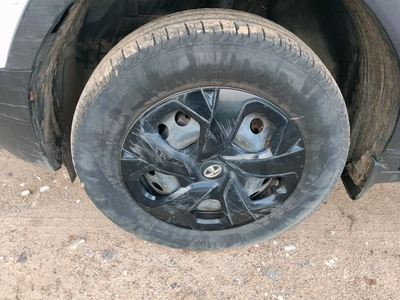 2024 Tata PUNCH PURE MT, Petrol, Manual, 35,609 km, tyre
