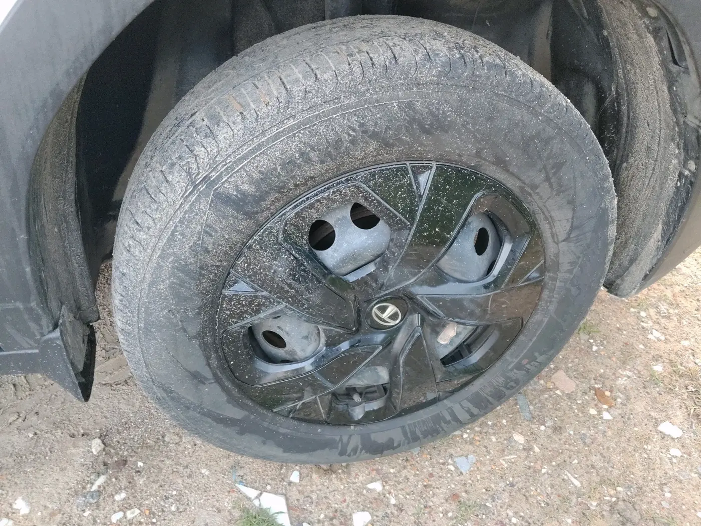 2024 Tata PUNCH PURE MT, Petrol, Manual, 35,609 km, tyre