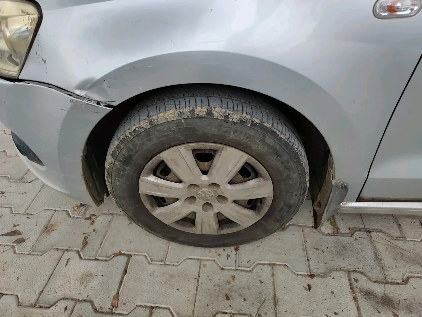 2012 Volkswagen Vento COMFORTLINE DIESEL 1.6, Diesel, Manual, 1,22,564 km, tyre