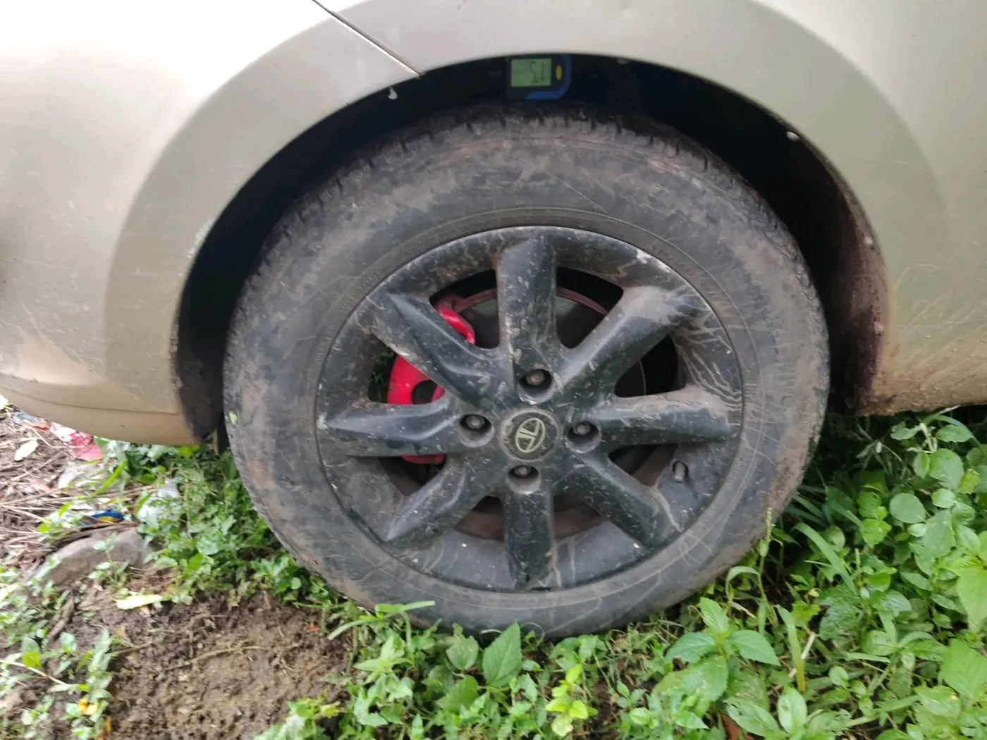 2015 Tata Bolt XT REVOTRON, Petrol, Manual, 42,109 km, tyre