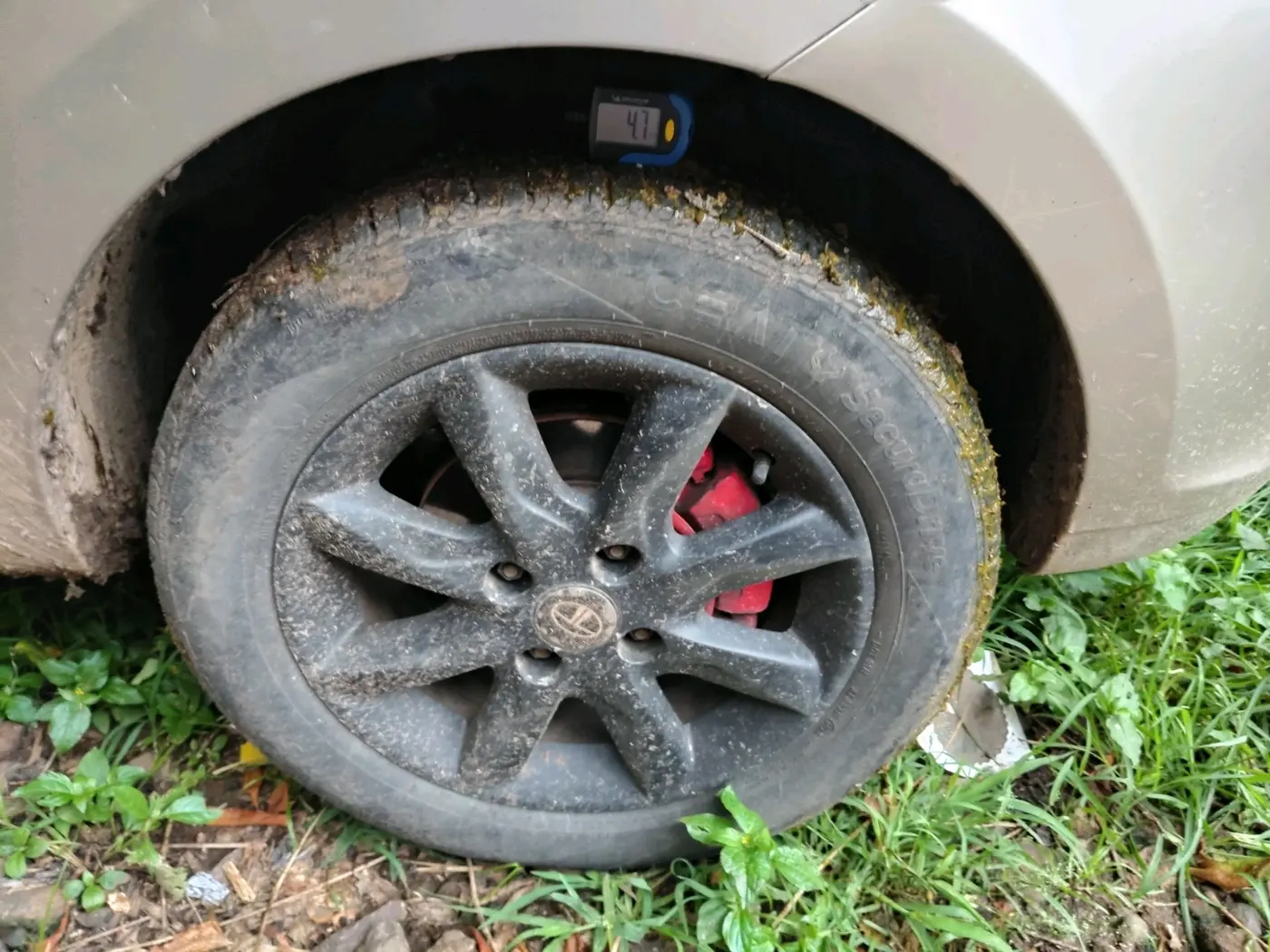 2015 Tata Bolt XT REVOTRON, Petrol, Manual, 42,109 km, tyre