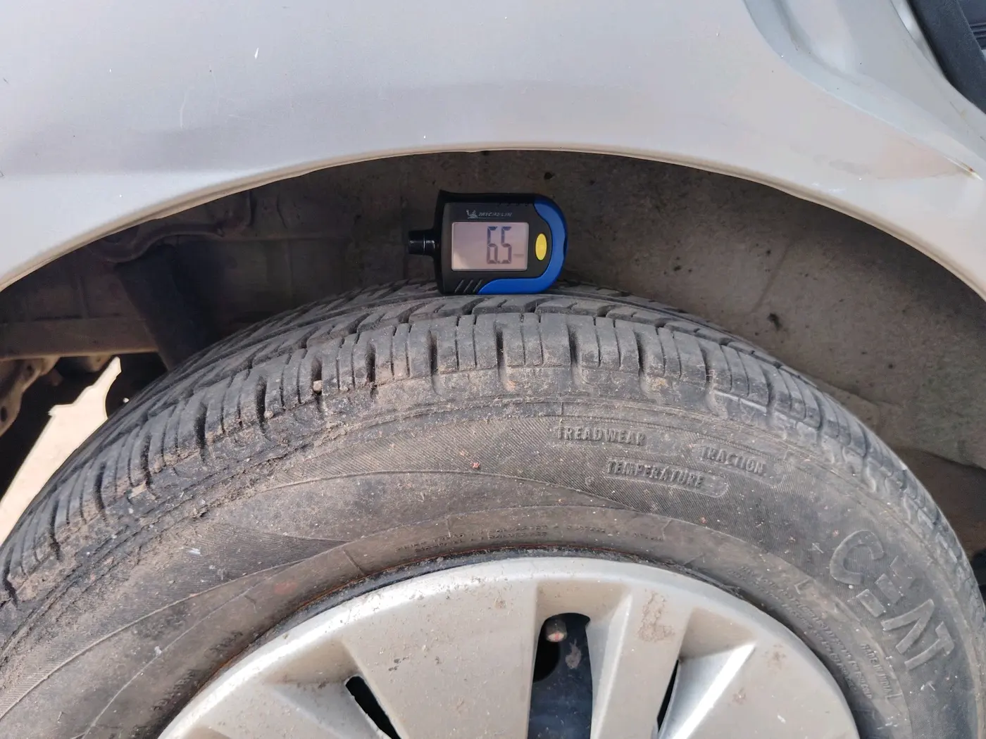 2016 Maruti Wagon R 1.0 VXI AMT, Petrol, Automatic, 79,305 km, tyre